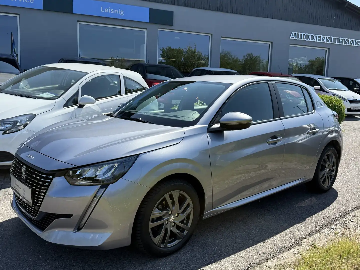 Peugeot 208 1.2 PureTech 75  Active NAVI PDC DAB Grau - 2