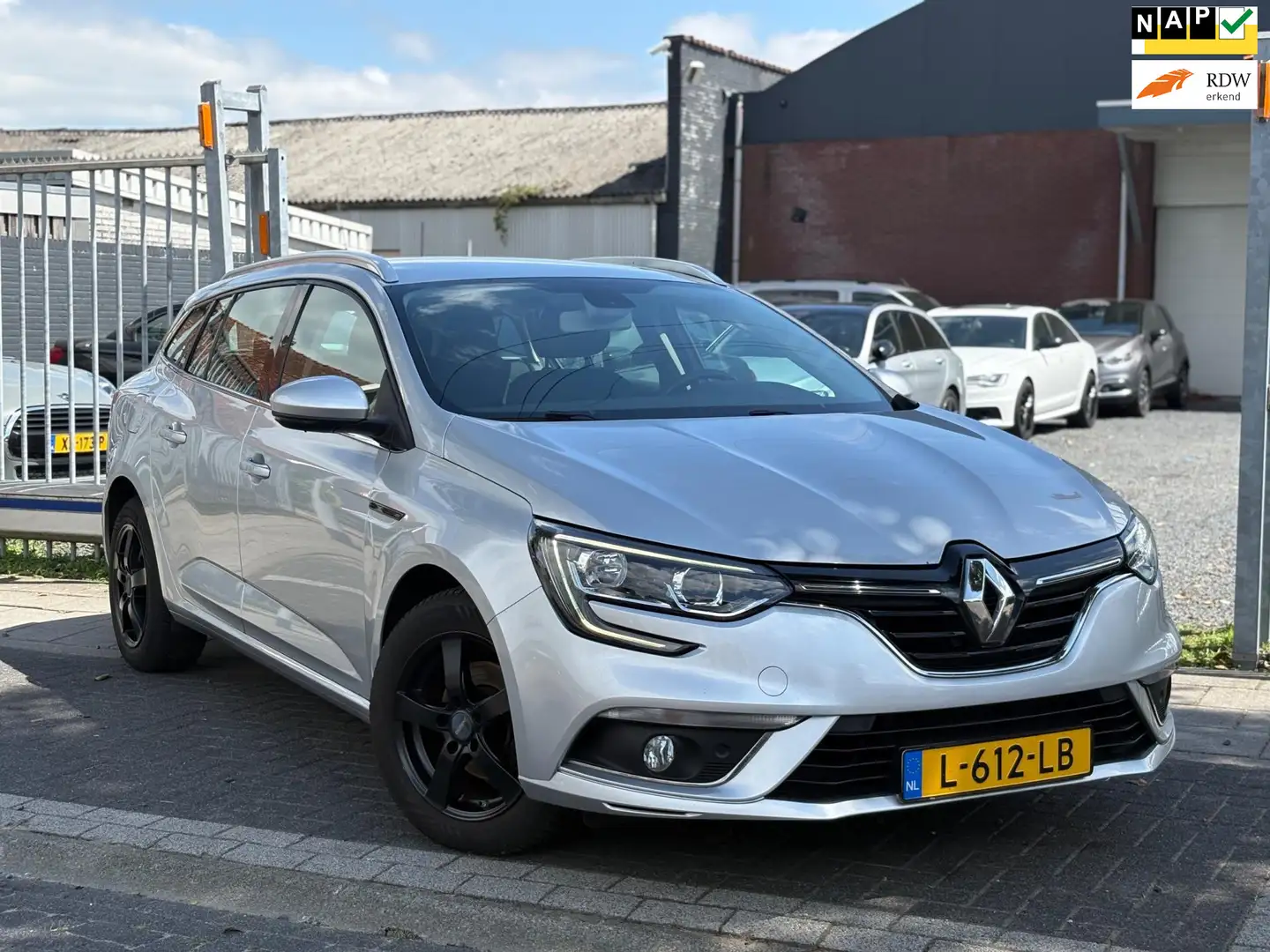 Renault Megane Estate 1.5 dCi Limited | Automaat | LED | Cruise c Grijs - 1