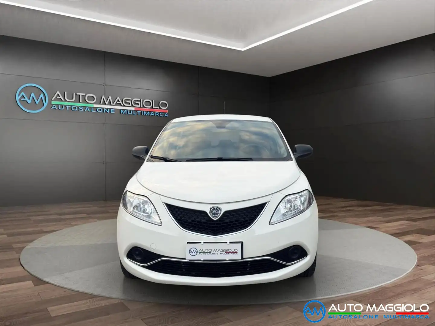 Lancia Ypsilon 1.2 Benzina 69 CV 5 porte Silver PREZZO REALE Blanco - 2