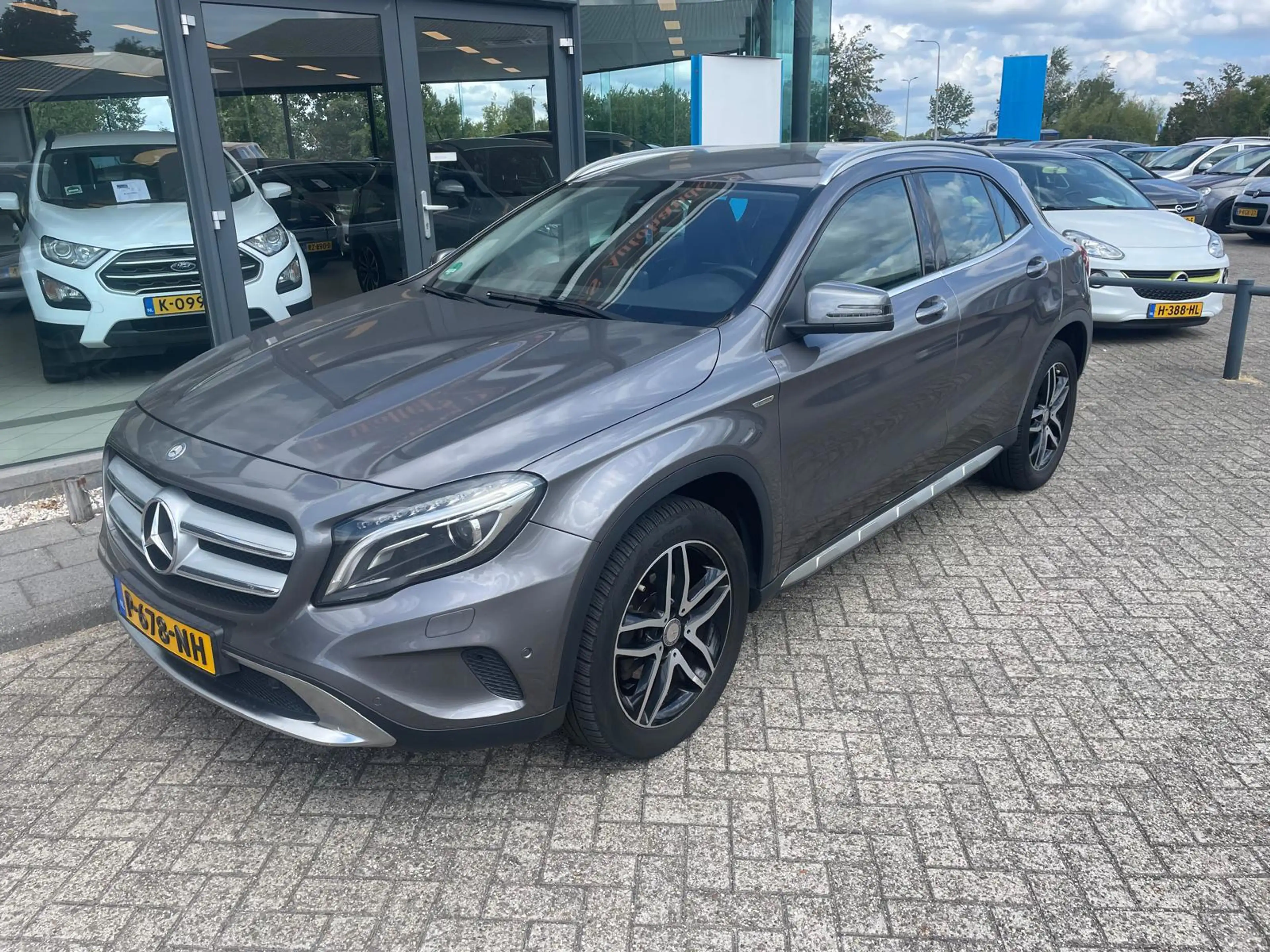 Mercedes-Benz GLA 200 Prestige — photo 2