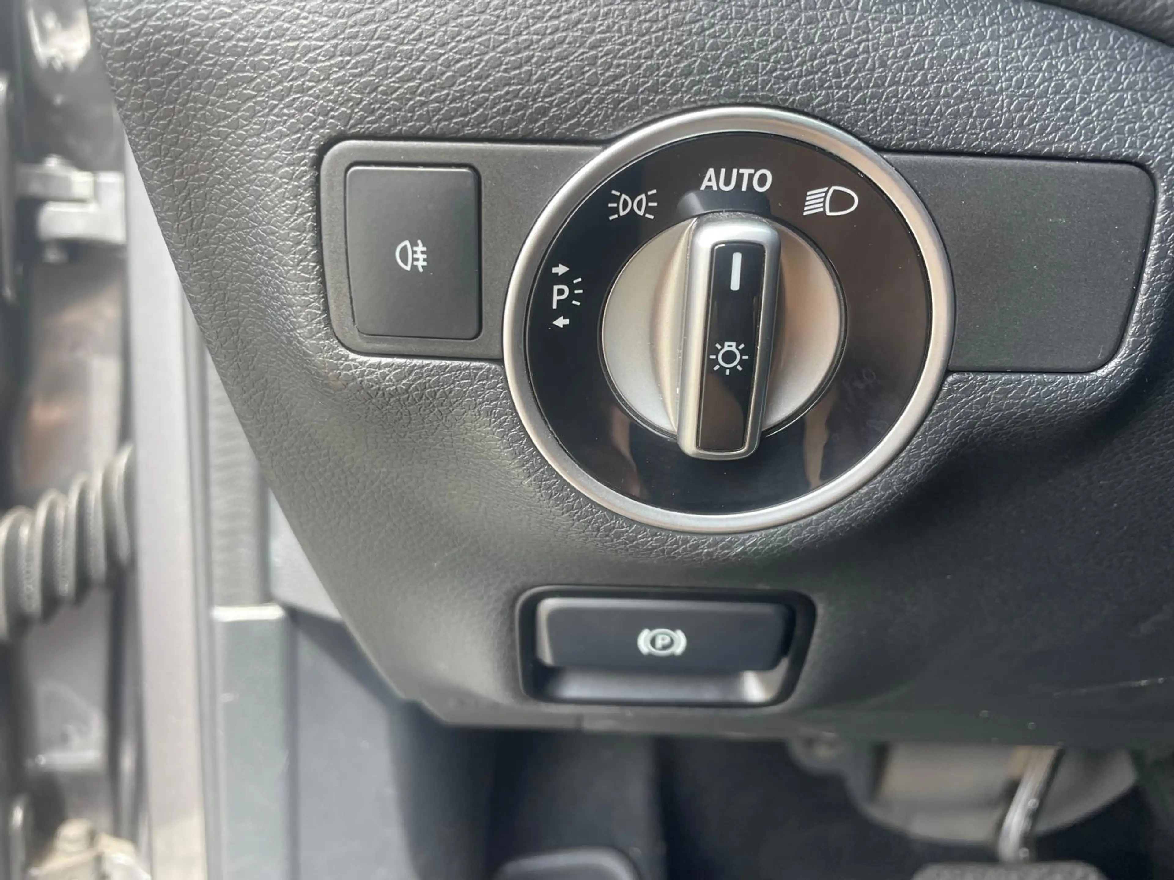 Mercedes-Benz GLA 200 Prestige — photo 18