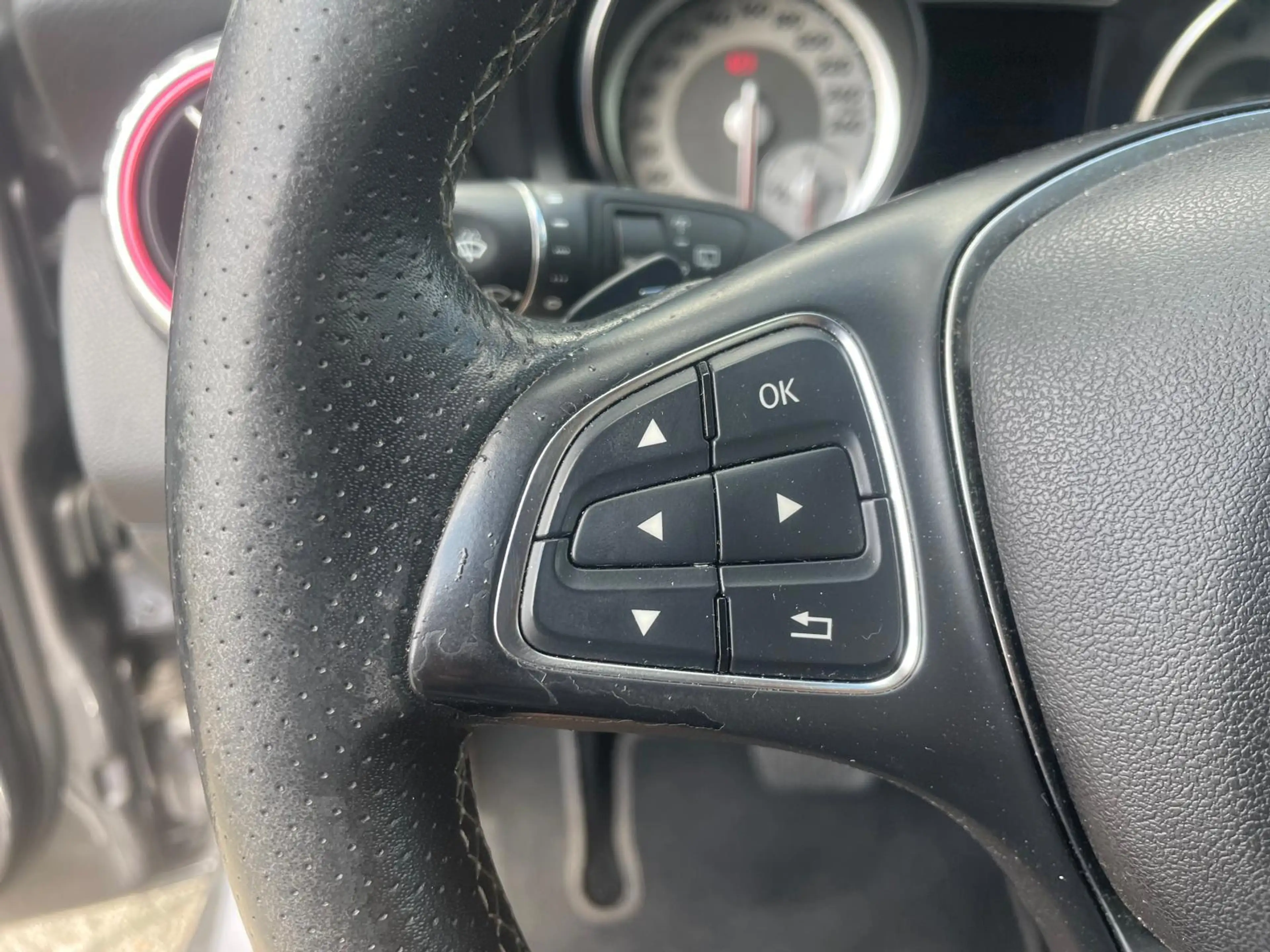 Mercedes-Benz GLA 200 Prestige — photo 19