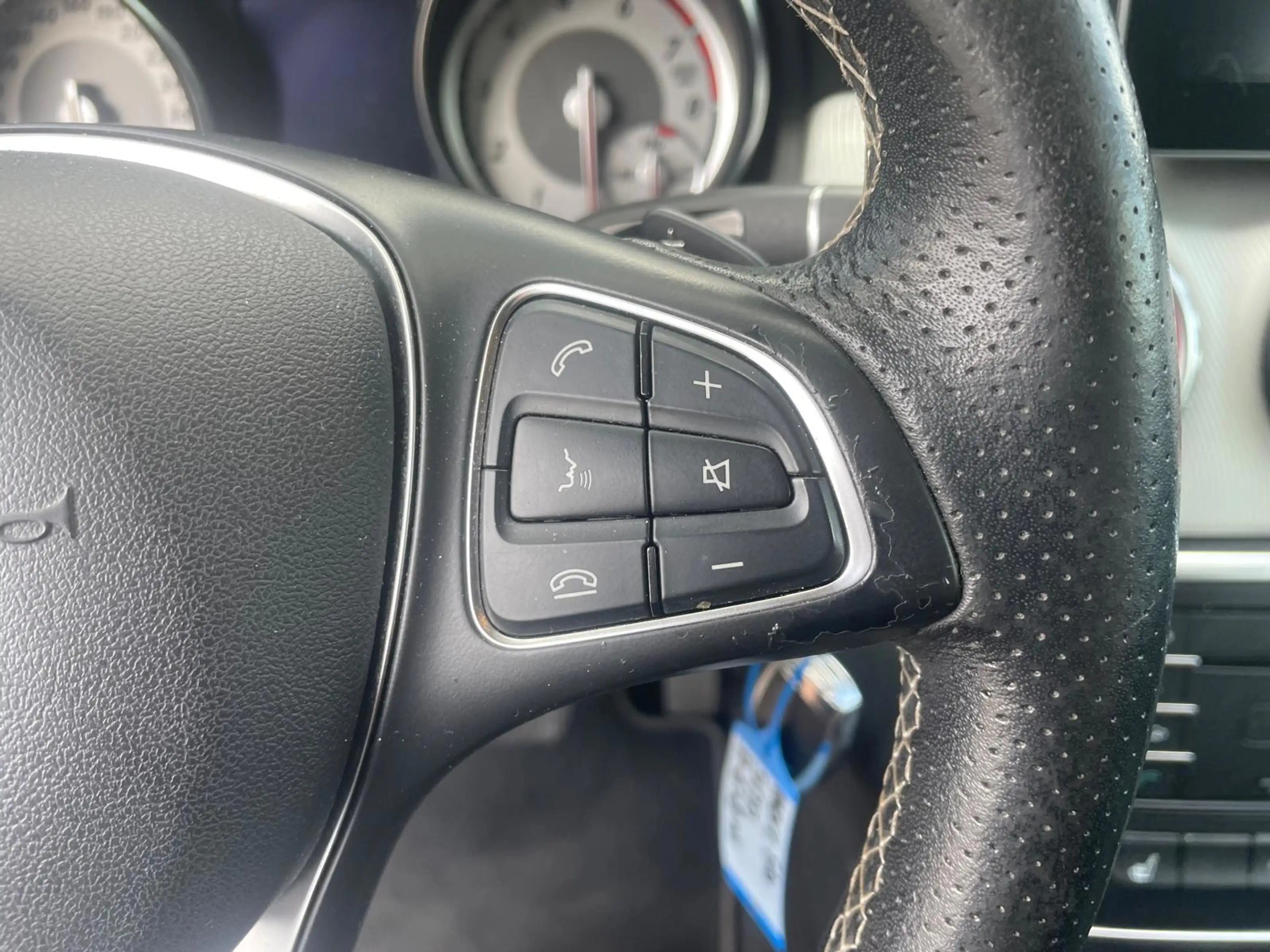 Mercedes-Benz GLA 200 Prestige — photo 20