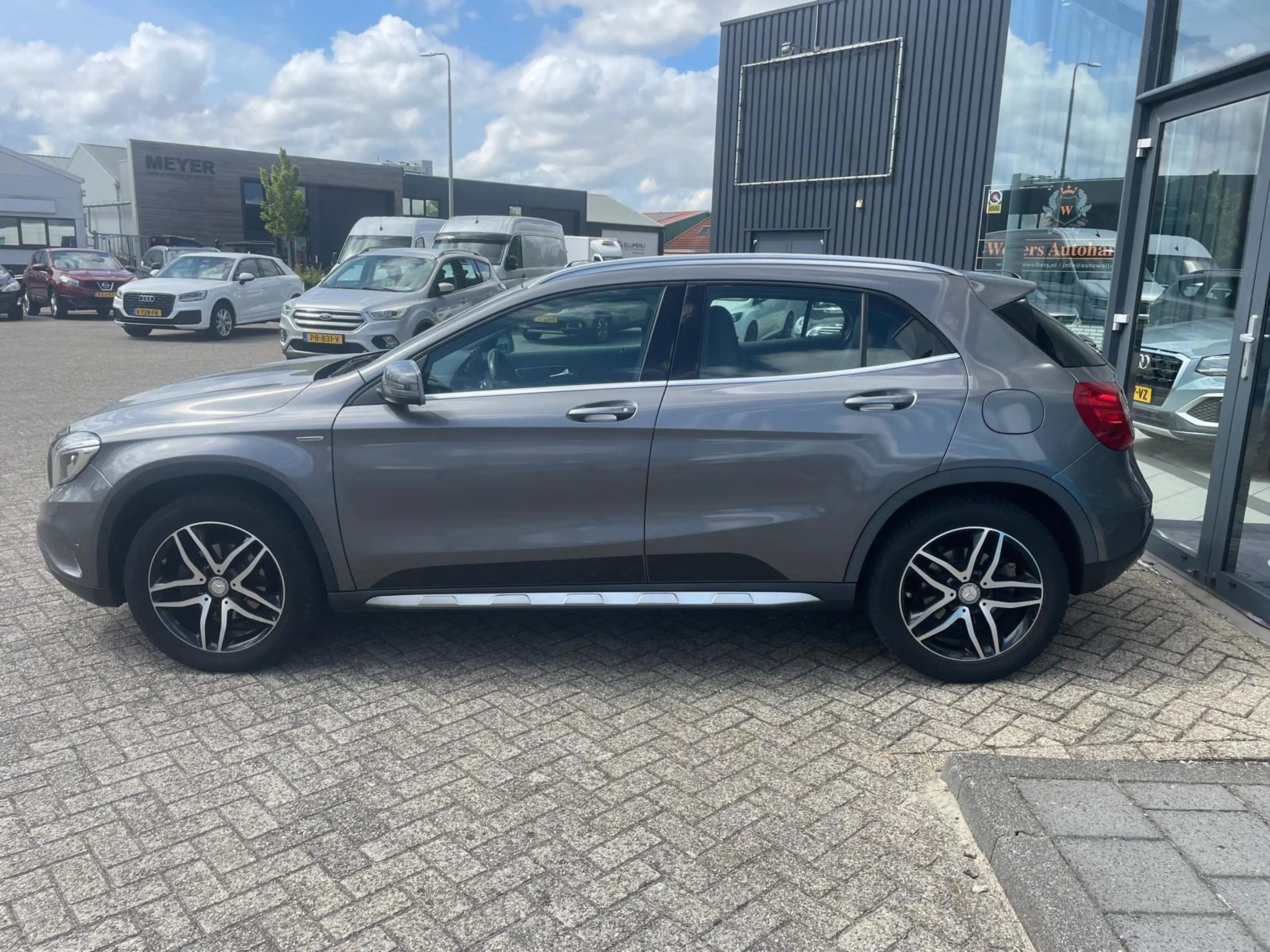 Mercedes-Benz GLA 200 Prestige — photo 7
