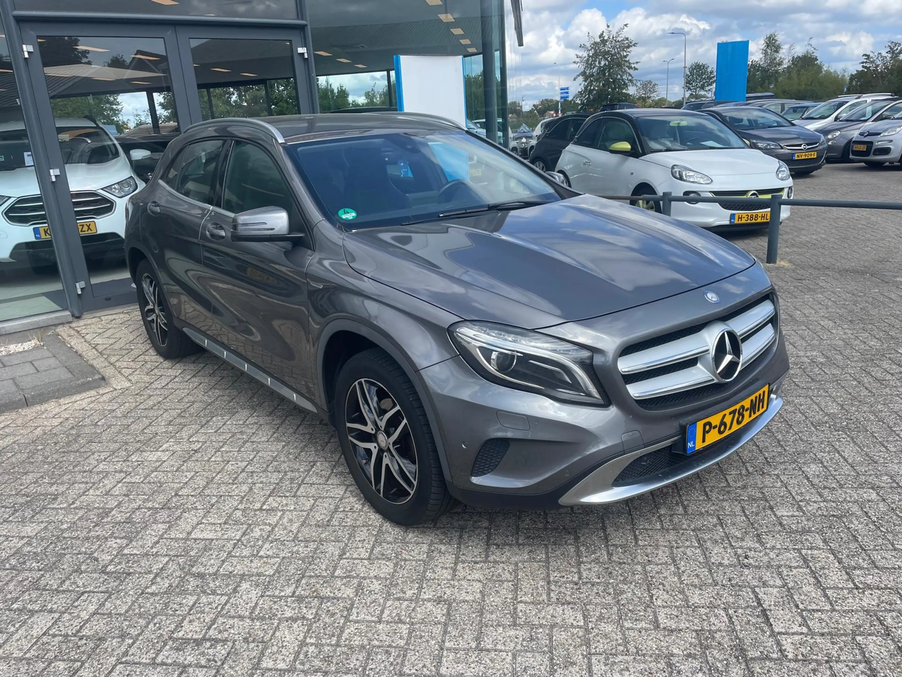 Mercedes-Benz GLA 200 Prestige — photo 4