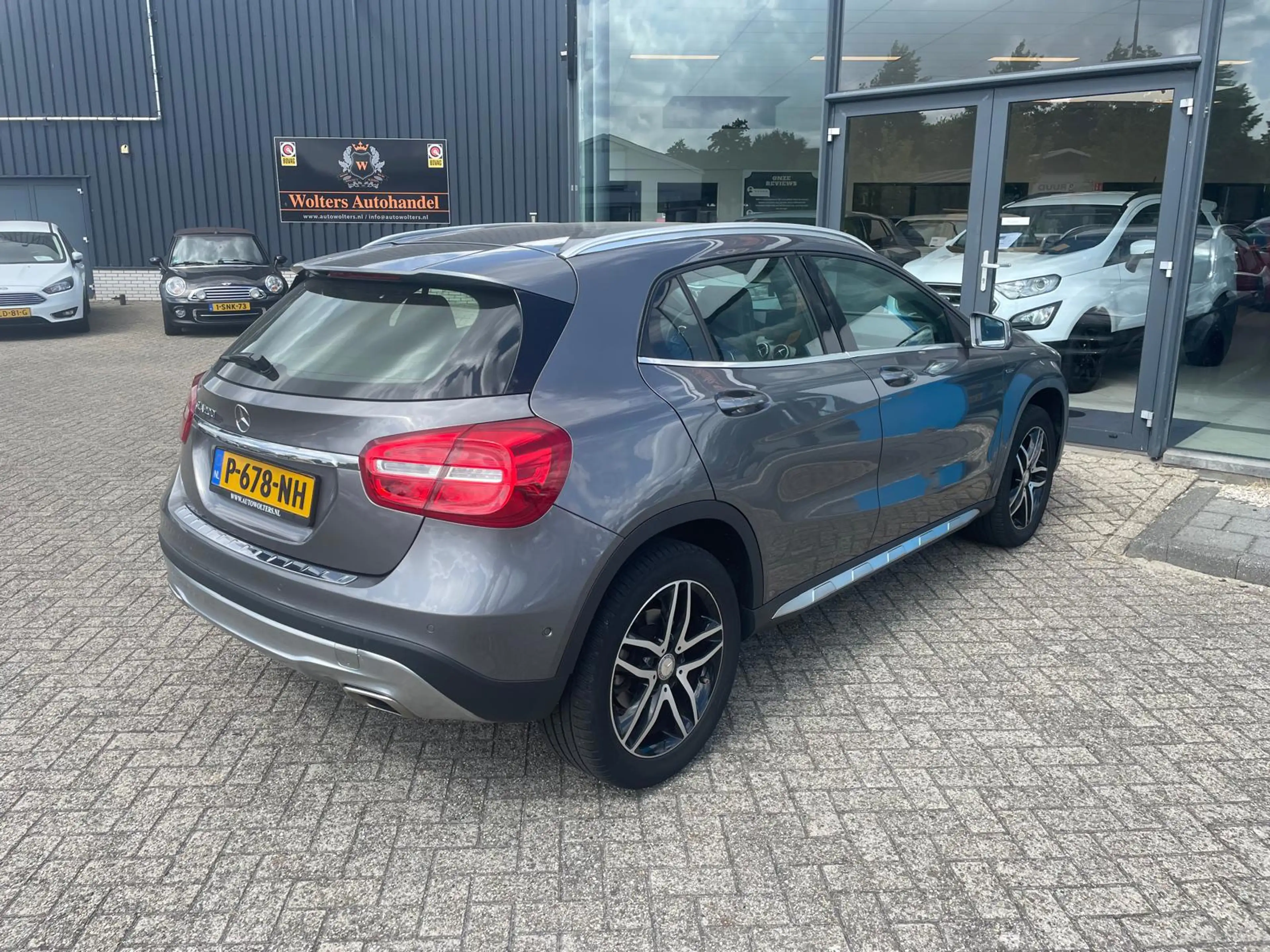 Mercedes-Benz GLA 200 Prestige — photo 10