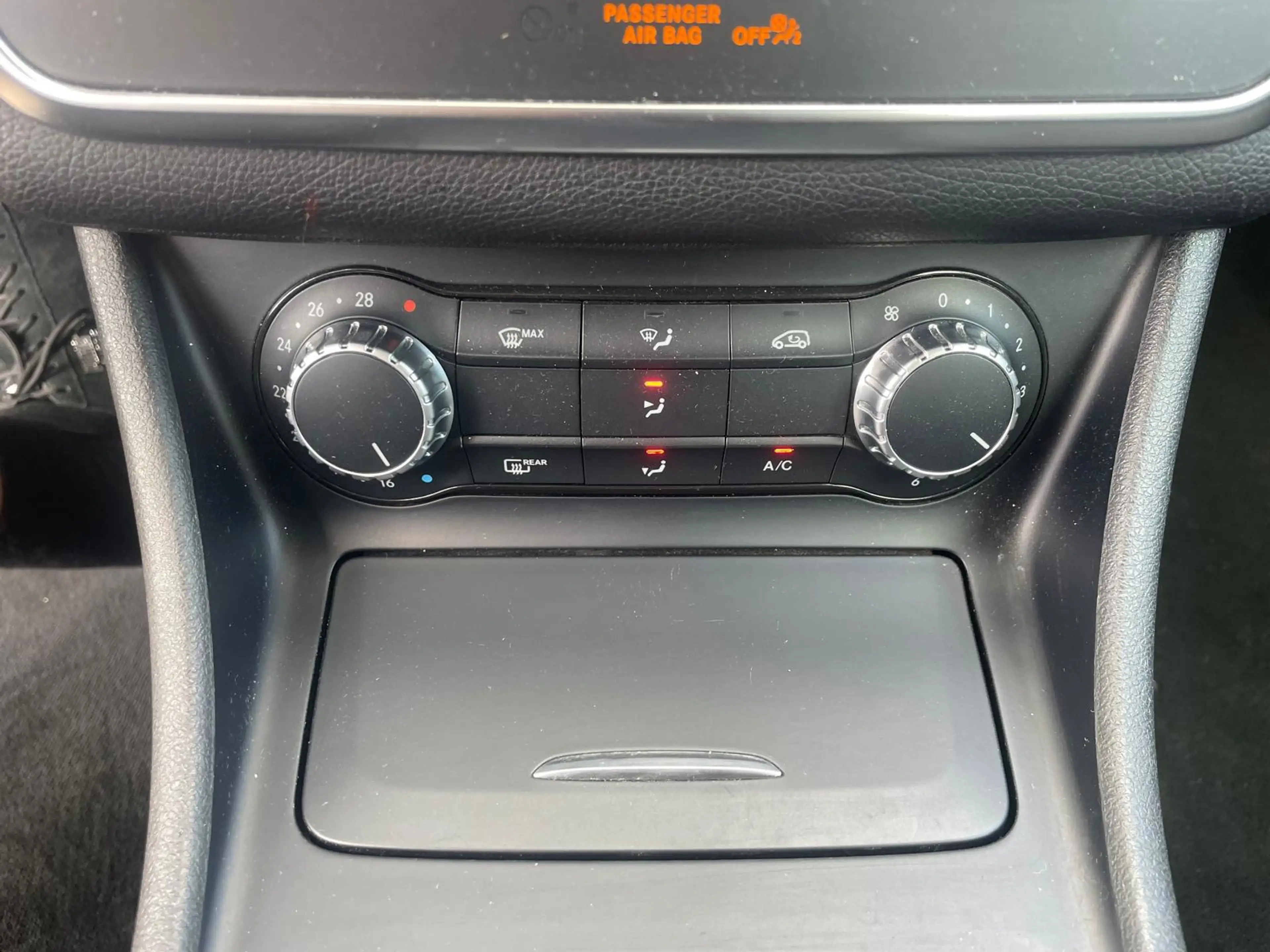 Mercedes-Benz GLA 200 Prestige — photo 23
