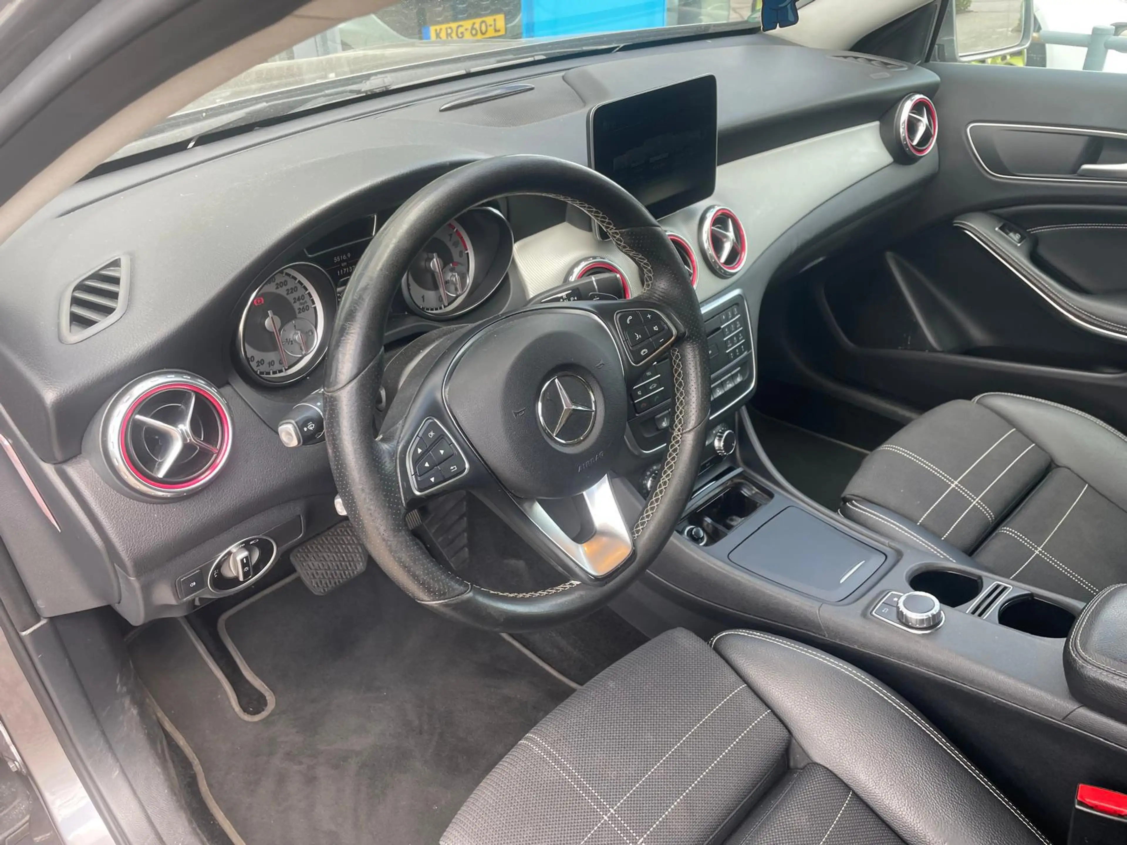 Mercedes-Benz GLA 200 Prestige — photo 13