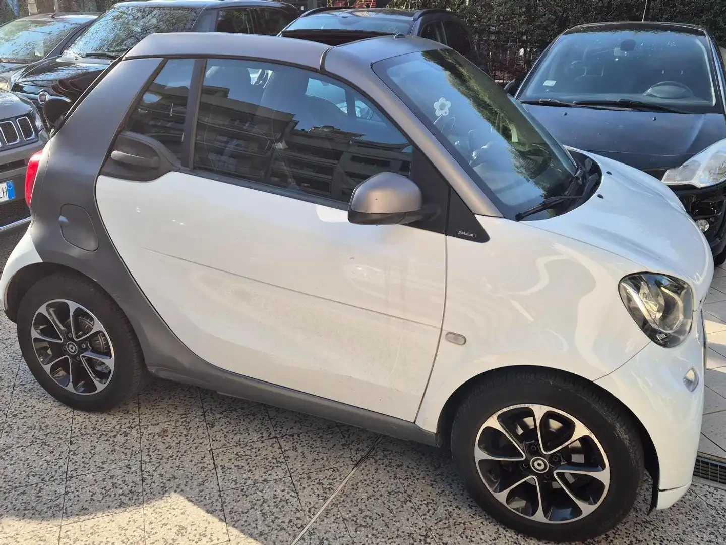 smart forTwo Fortwo Cabrio 1.0 Passion 71cv twinamic Blanc - 1