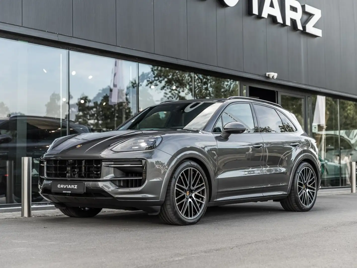 Porsche Cayenne E-HYB SPORTDES/UITL/AIR/22/MATR/PANO/INNO/18W FULL Gri - 1