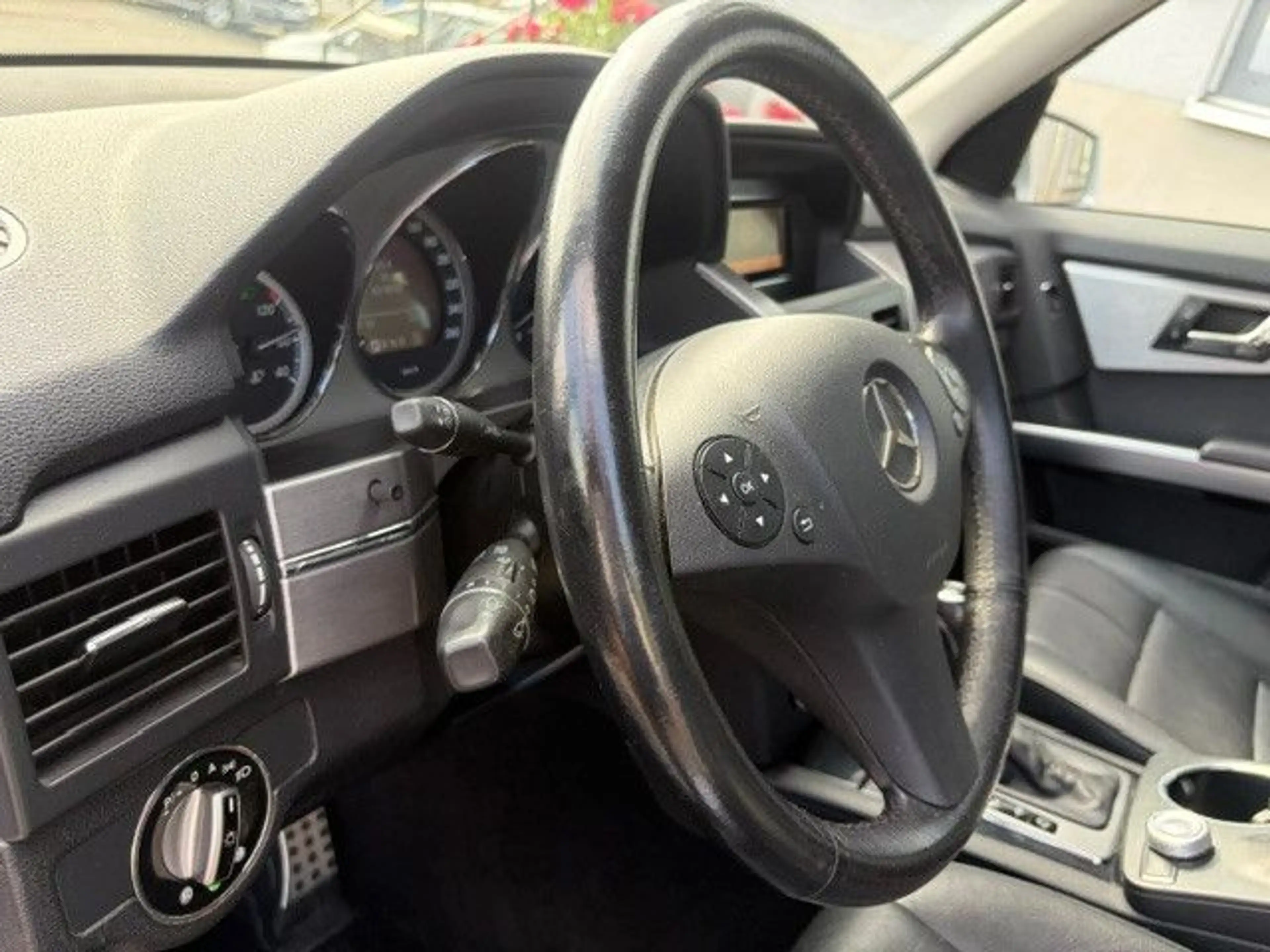 Mercedes-Benz GLK 280 V6 4-Matic *AHK+Navi+Xenon+Leder+PDC* — photo 9