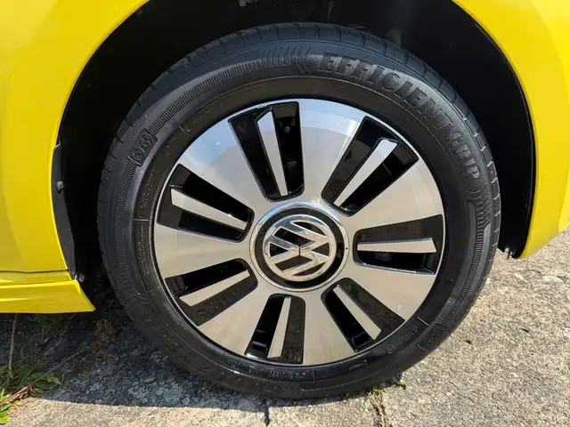 Volkswagen E-Up! view 15