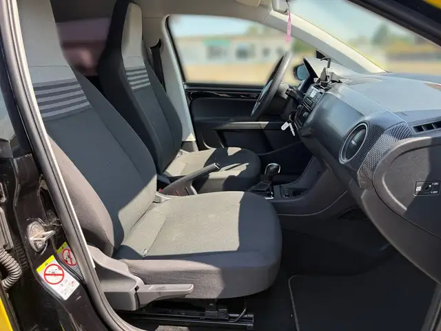 Volkswagen E-Up! view 10
