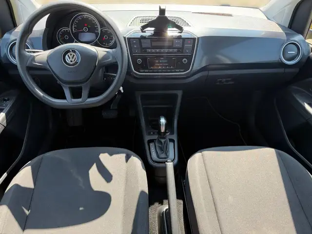 Volkswagen E-Up! view 8