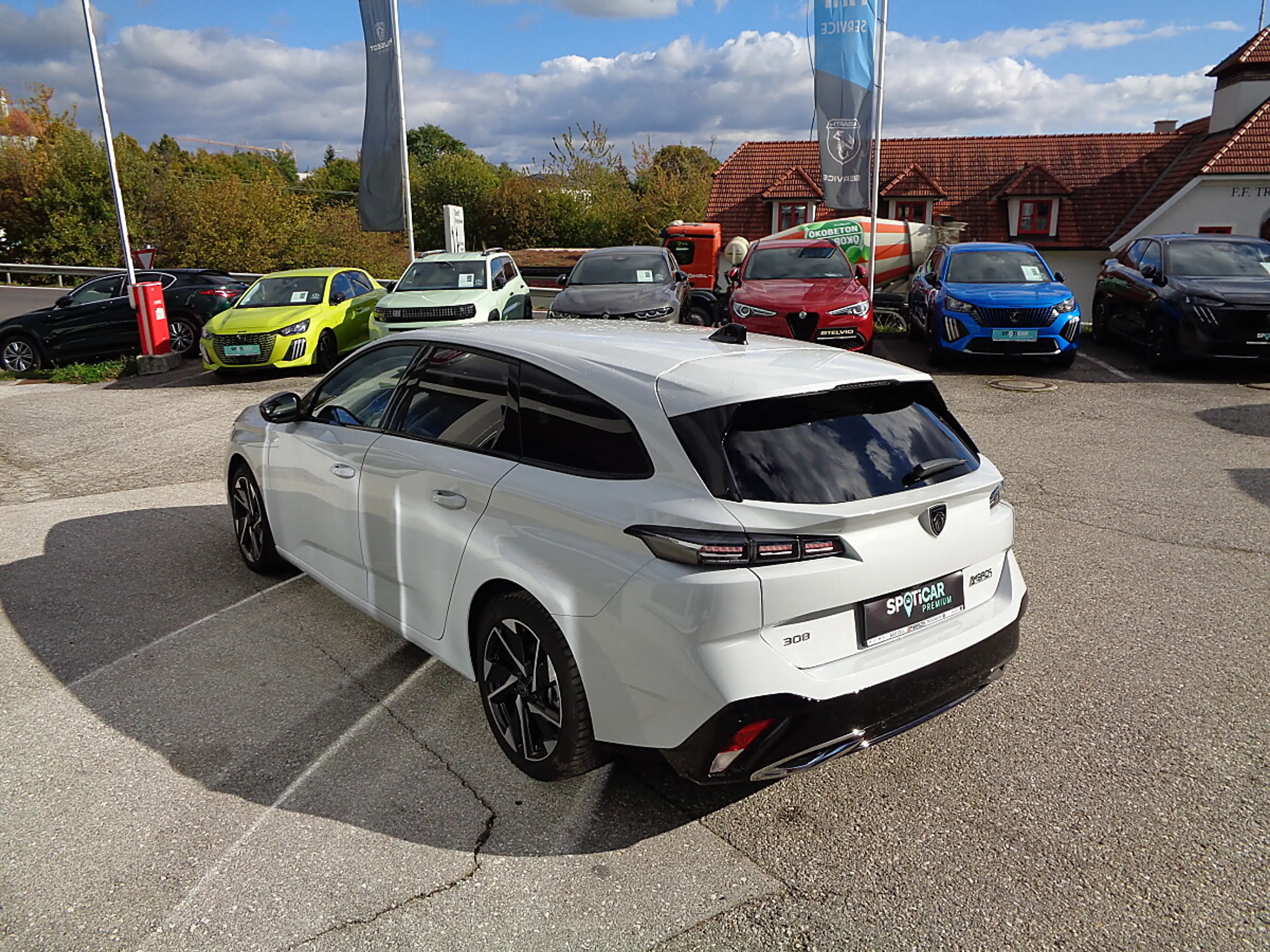 Peugeot 308 SW BlueHDi 130 S&S EAT8 Allure NAVI LED 360GRAD... — photo 8