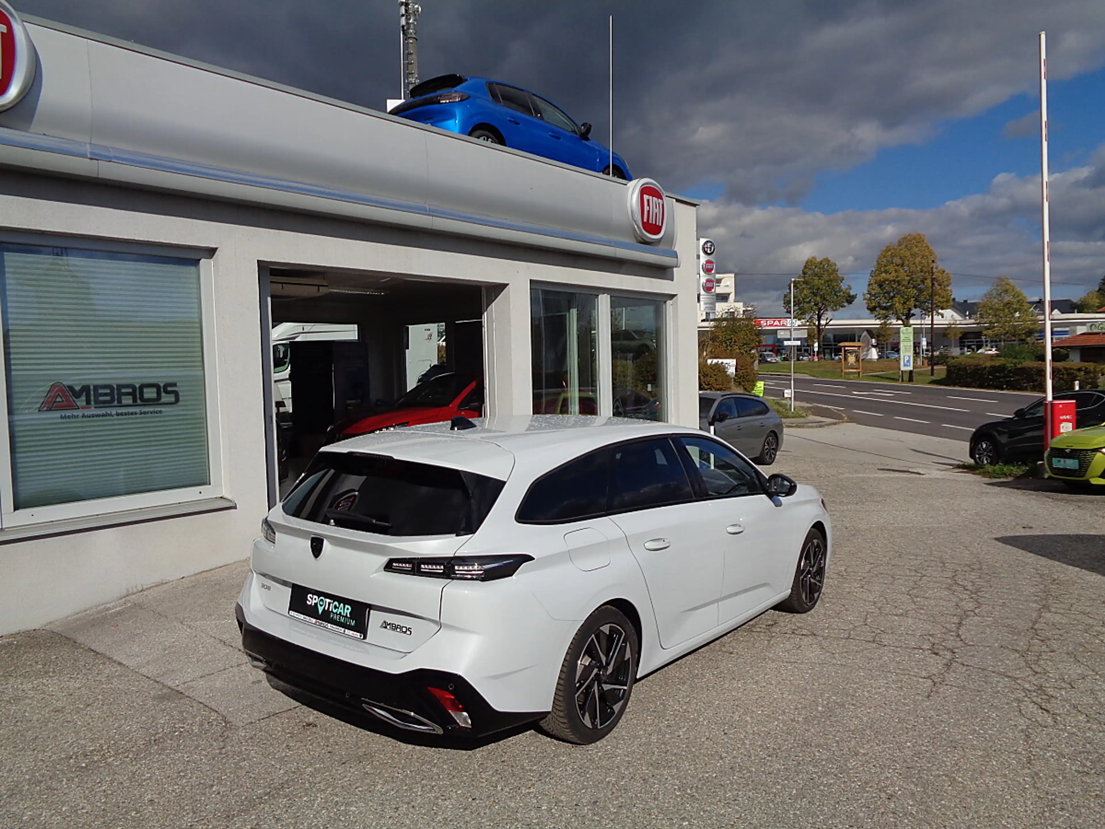 Peugeot 308 SW BlueHDi 130 S&S EAT8 Allure NAVI LED 360GRAD... — photo 4