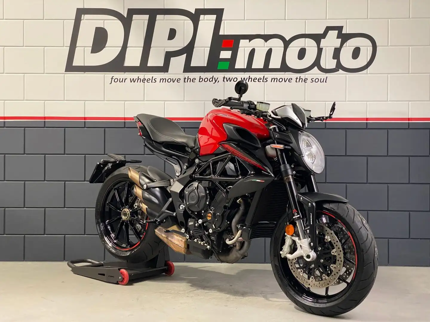 MV Agusta Dragster 800 - 1