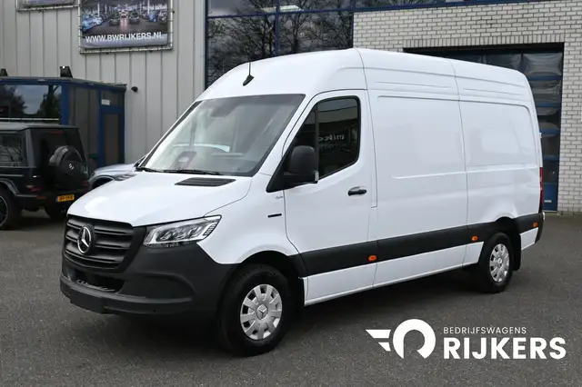 Mercedes-Benz 320 eSprinter L2H2 Select 81kWh LED, Distronic, Smartp