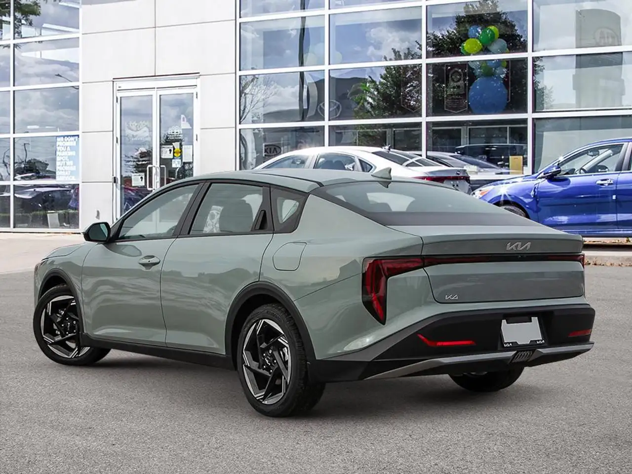 Kia K4 снимка Kia K4
