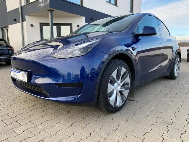 Tesla Model Y Basis RWD
