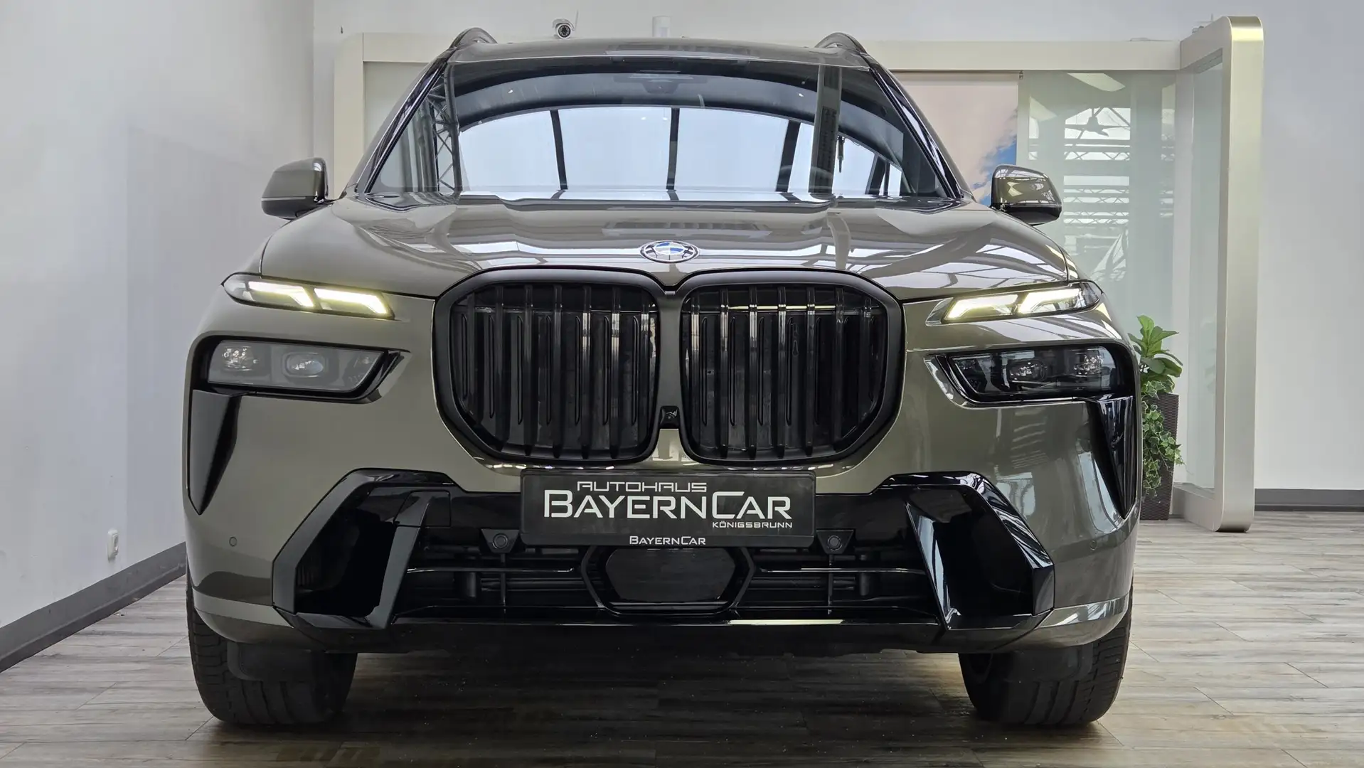 BMW X7 xDrive 40d M Sport Pro Integral Sitzllüft ACC Green - 2