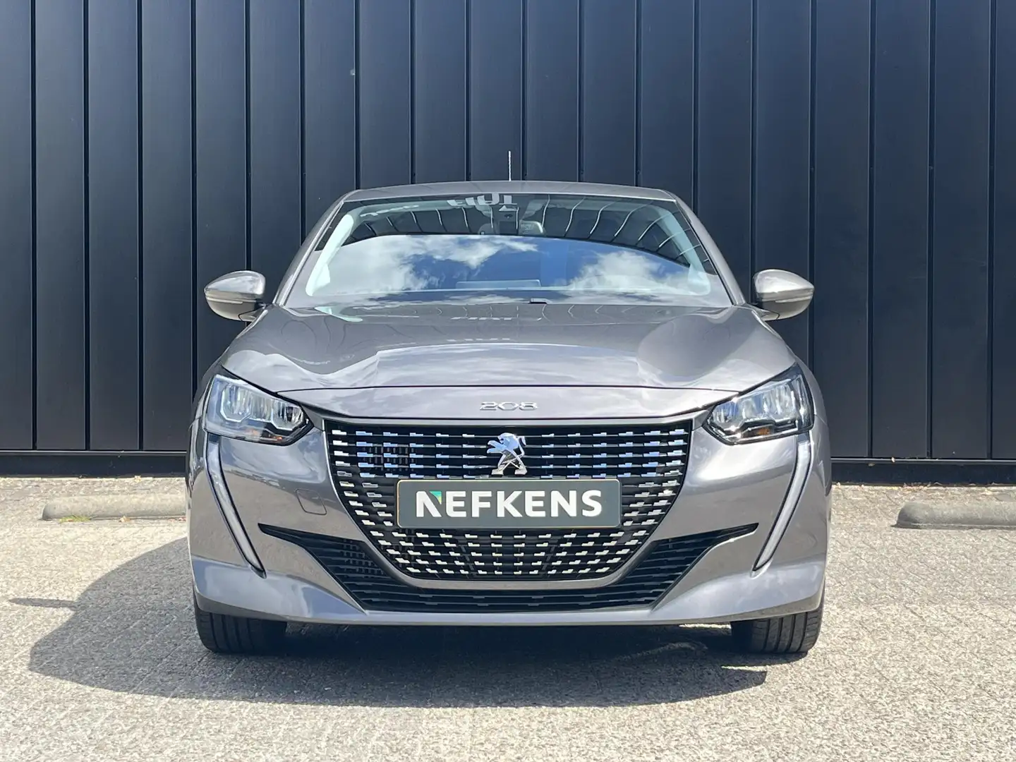 Peugeot 208 1.2 100pk Allure Pack | Navigatie | Apple CarPlay Grijs - 2