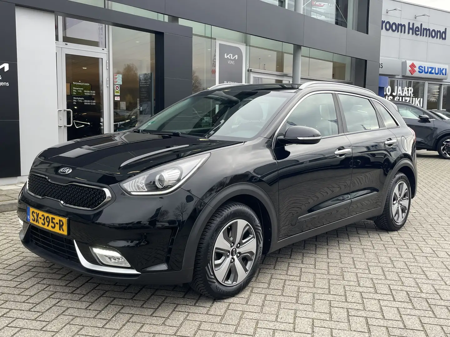 Kia Niro 1.6 GDi Hybrid DynamicLine Allweatherbanden | Trek Negro - 2