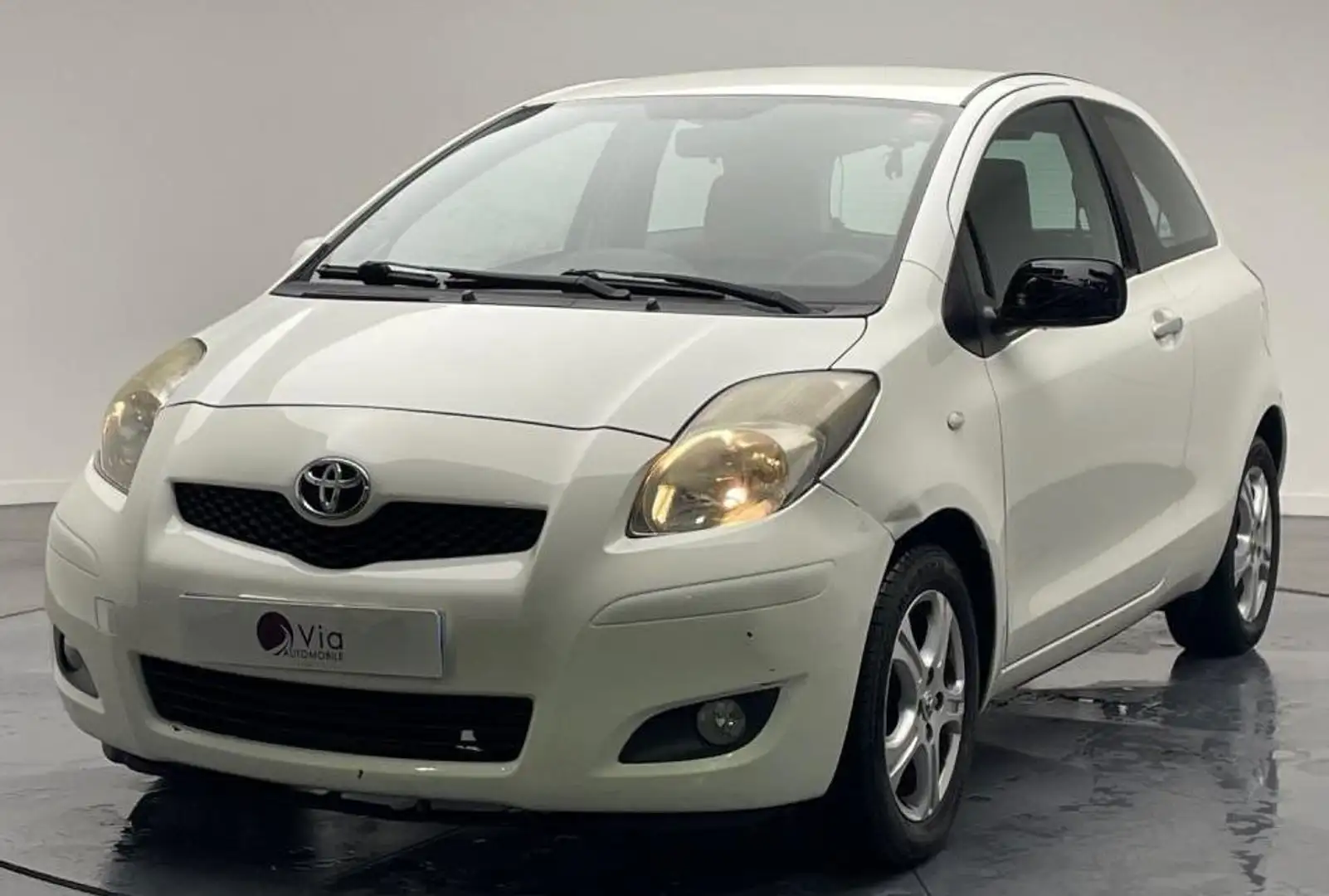 Toyota Yaris 1.4 D4D 90 CONFORT PACK MULTIMODE Blanc - 1