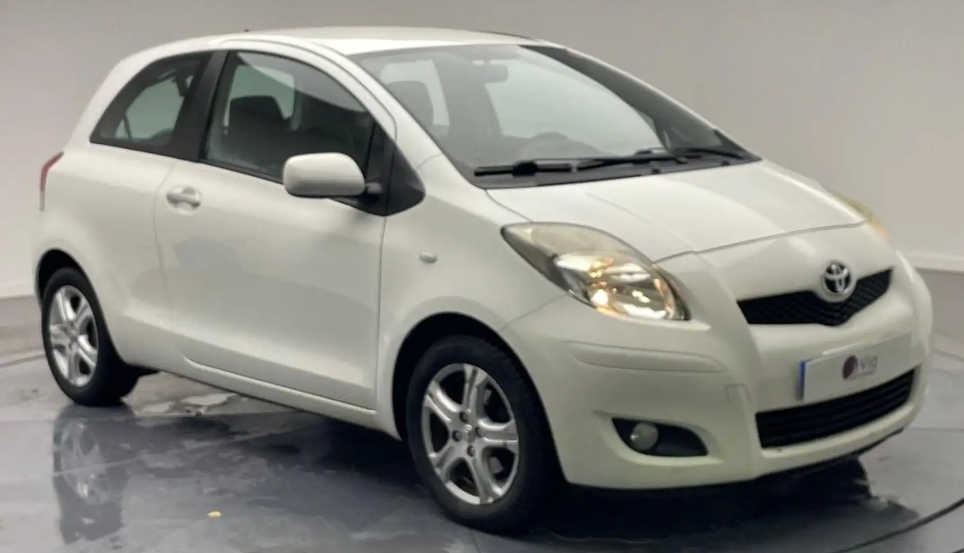 Toyota Yaris 1.4 D4D 90 CONFORT PACK MULTIMODE Blanc - 2