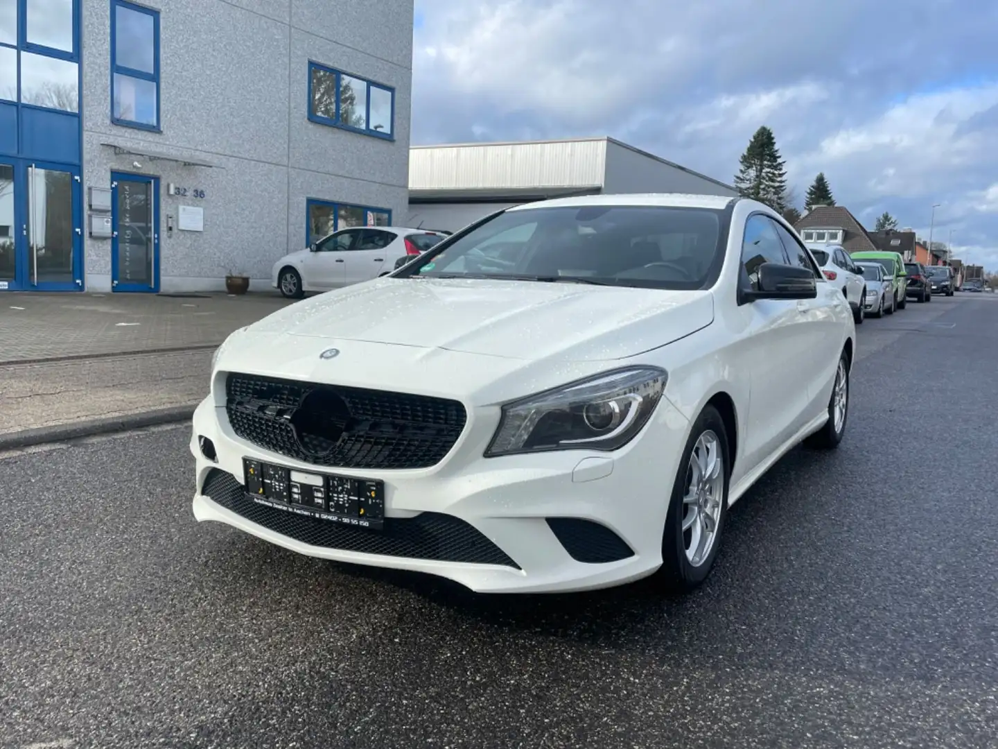 Mercedes-Benz CLA 180 CLA -Klasse CLA 180 White - 2