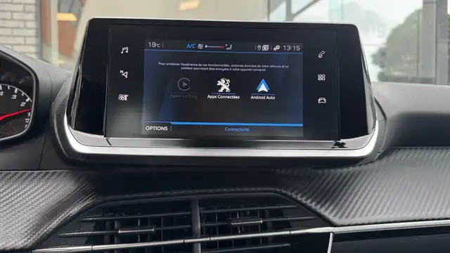 Peugeot 208 view 14