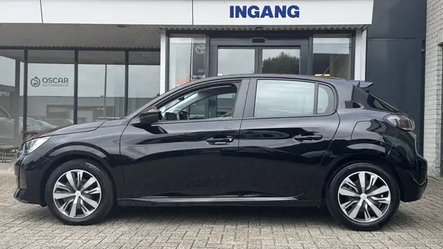 Peugeot 208 view 2