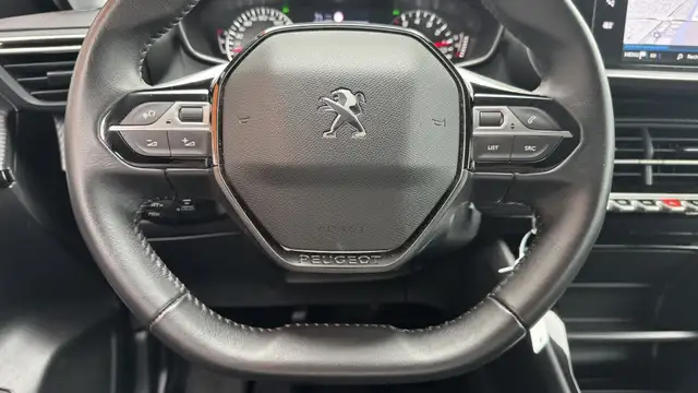 Peugeot 208 view 16