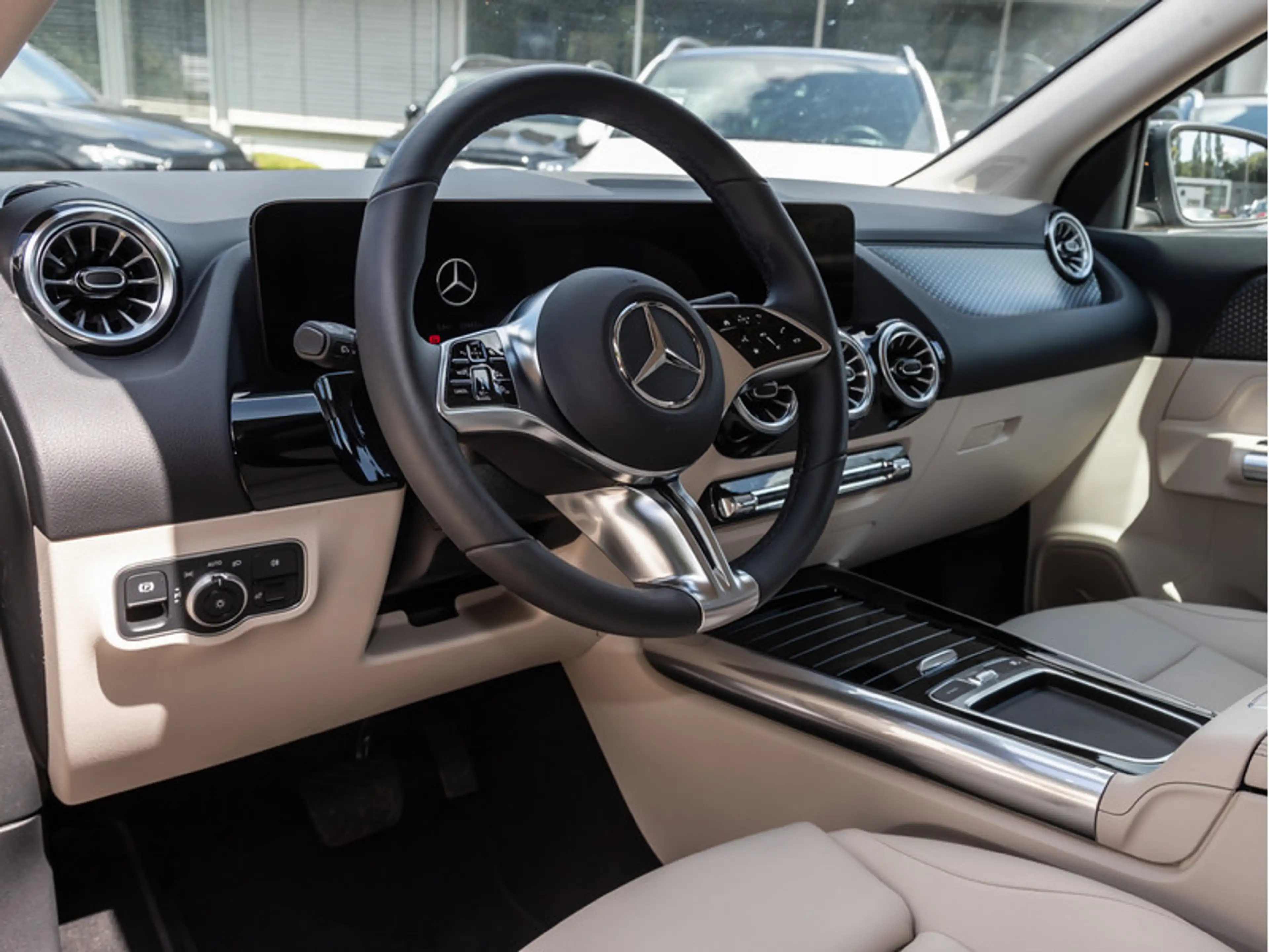 Mercedes-Benz EQA 300 4MATIC Progressive+Distr+Ambiente+ILS — photo 11