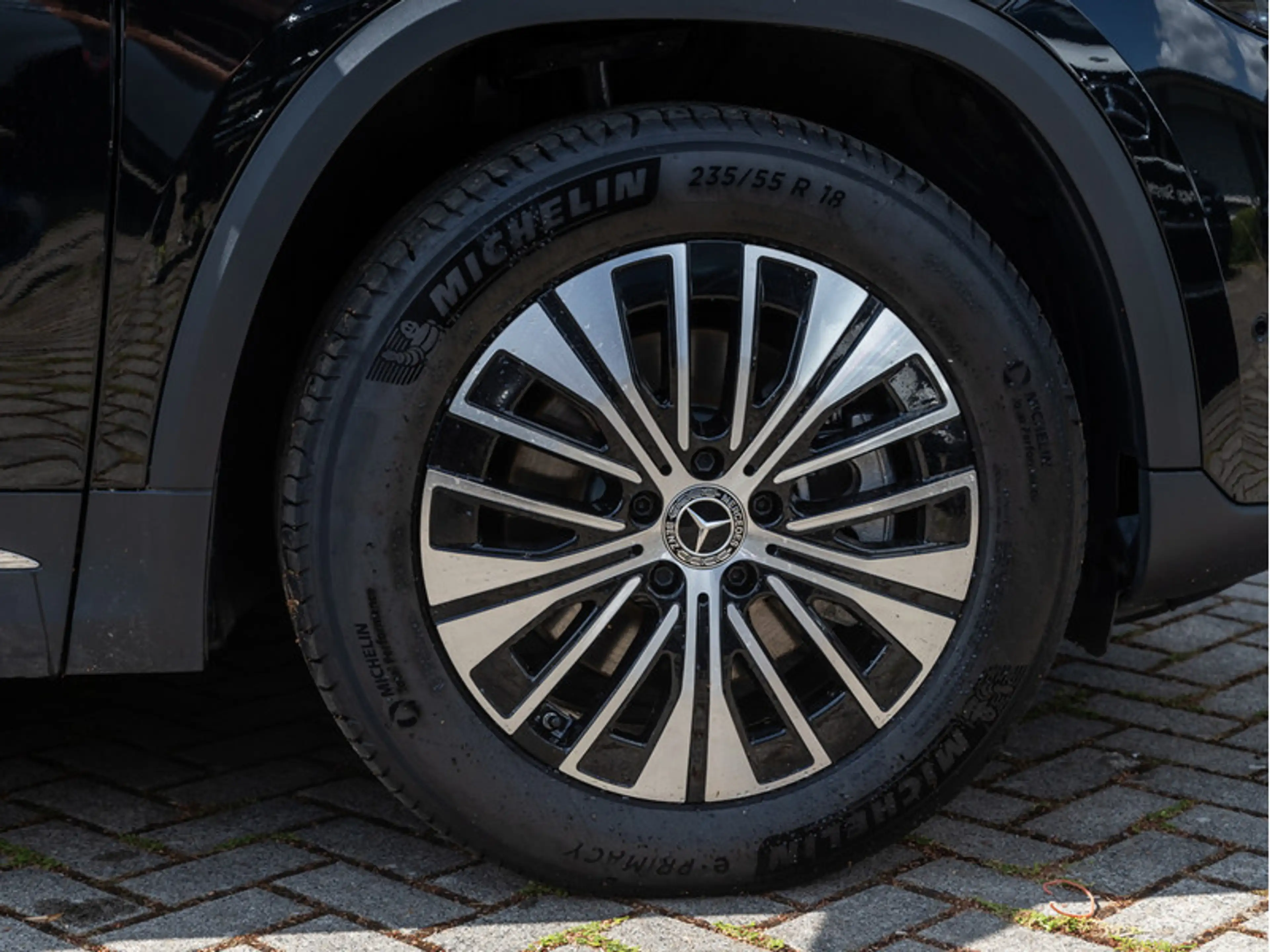 Mercedes-Benz EQA 300 4MATIC Progressive+Distr+Ambiente+ILS — photo 8