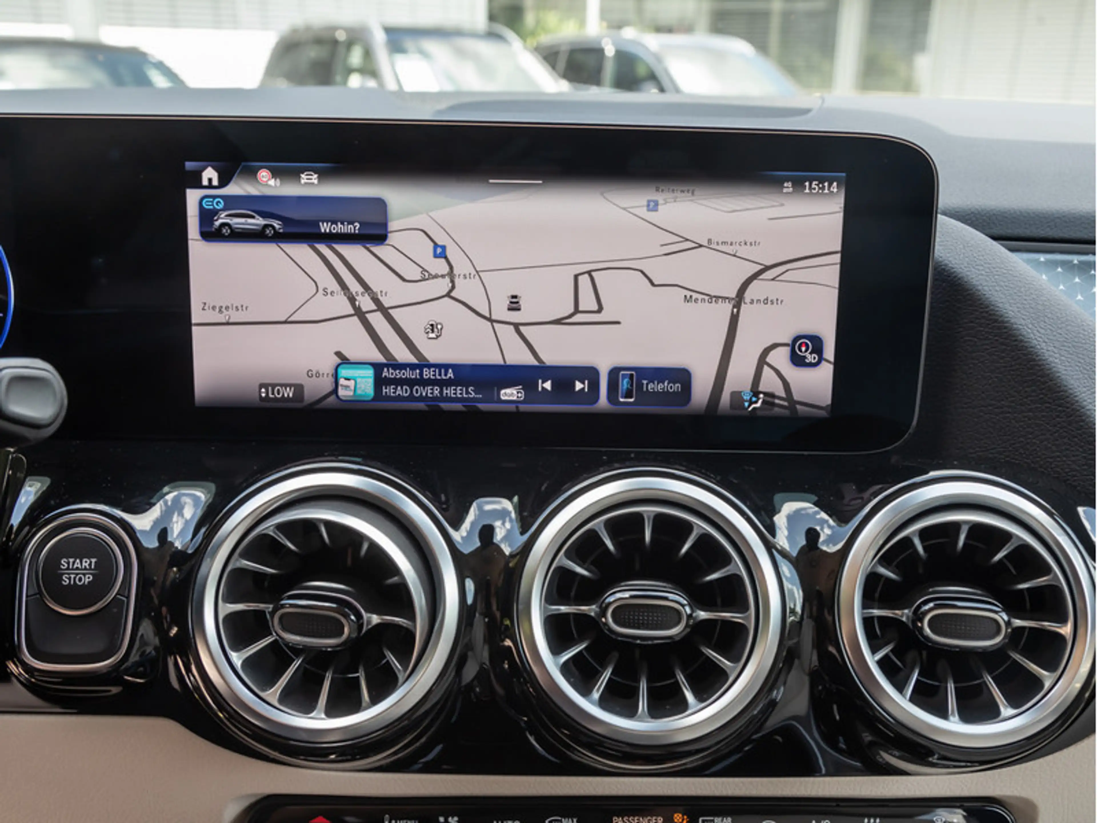Mercedes-Benz EQA 300 4MATIC Progressive+Distr+Ambiente+ILS — photo 13