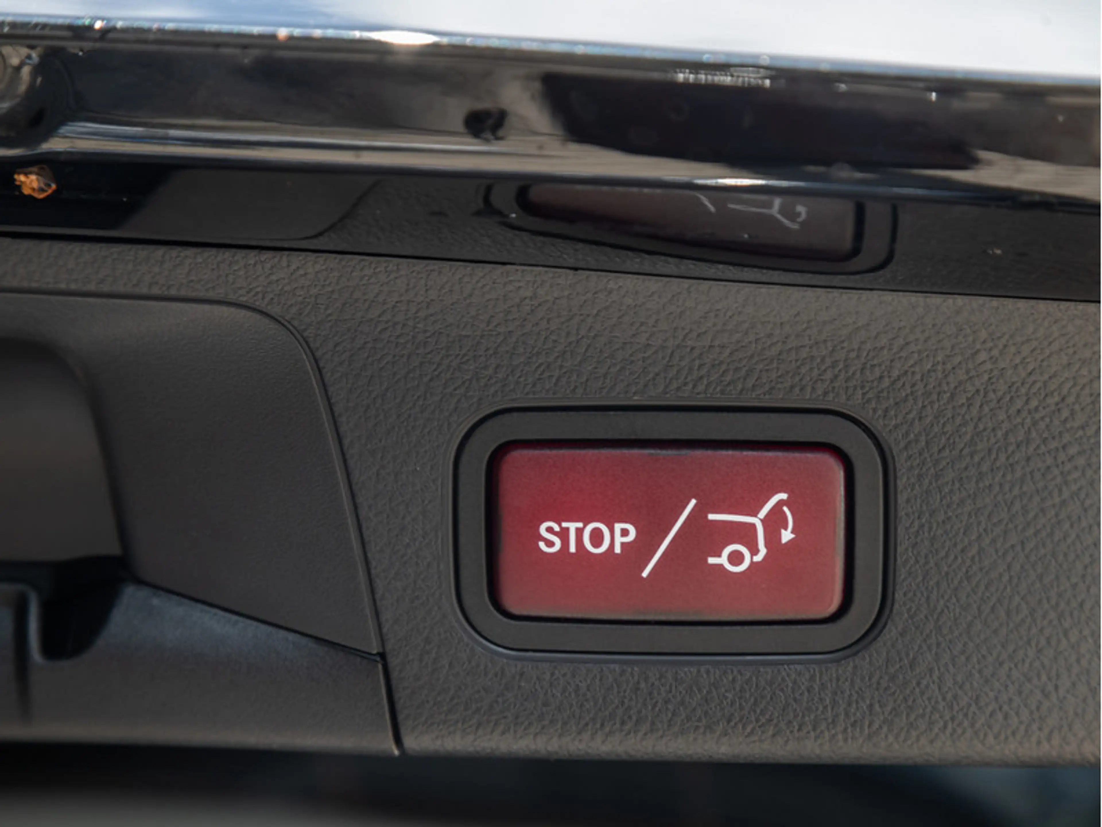 Mercedes-Benz EQA 300 4MATIC Progressive+Distr+Ambiente+ILS — photo 7