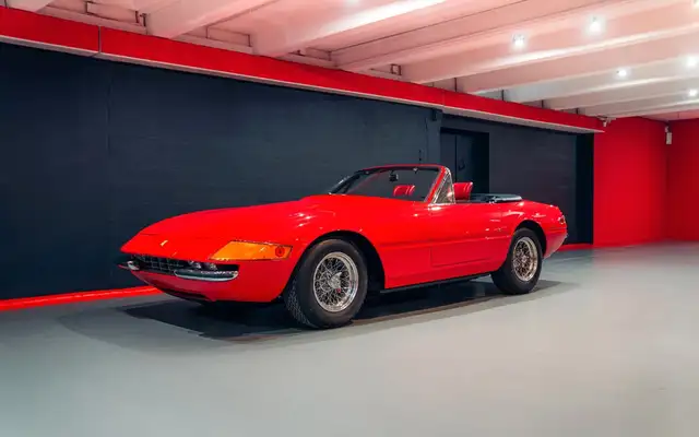 Ferrari 365 Daytona GTS/4 Spyder "1 of 121" Classiche C.