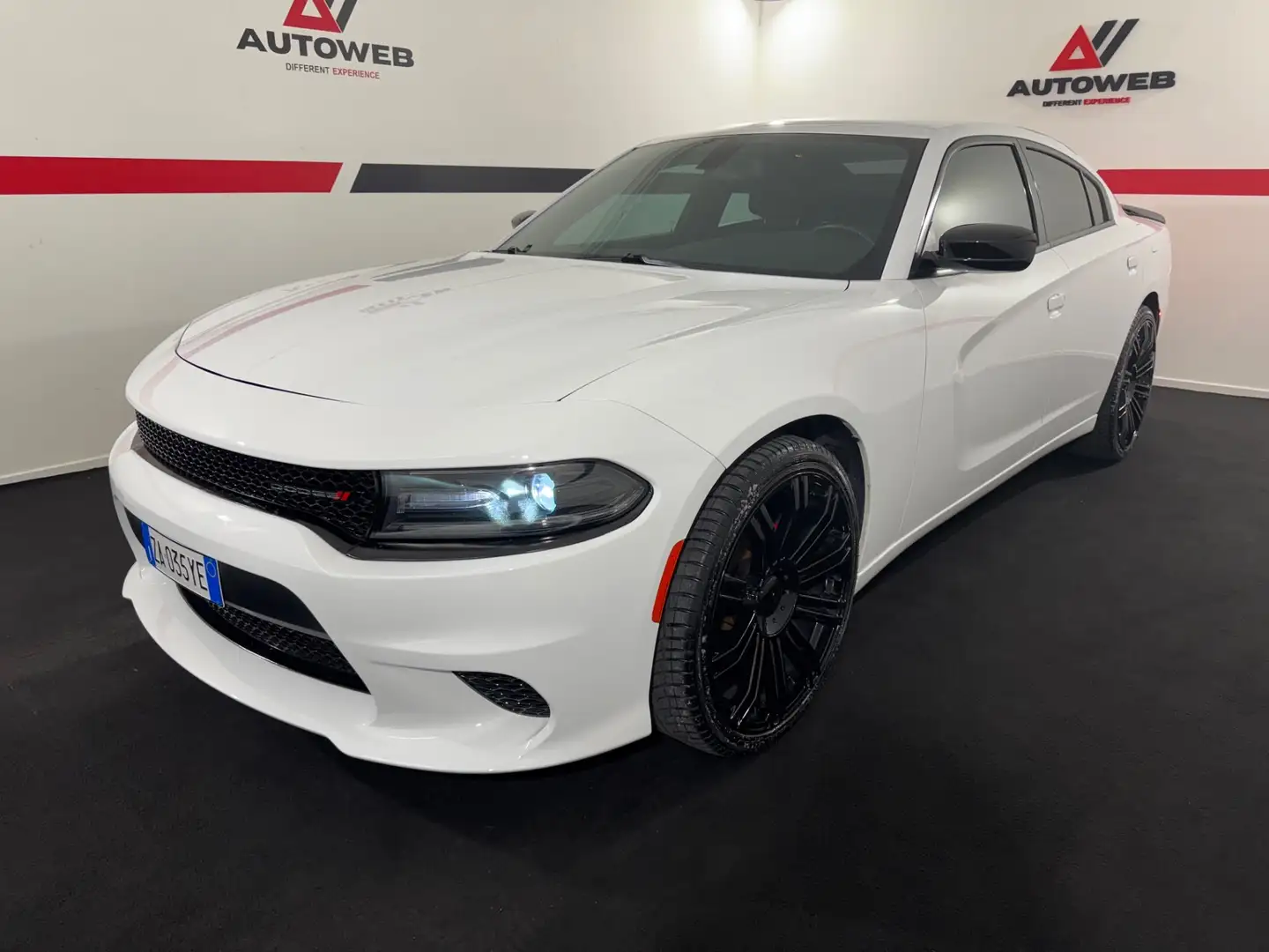Dodge Charger 3.6 L V6 SXT ' CERCHI 22 ' Bianco - 1