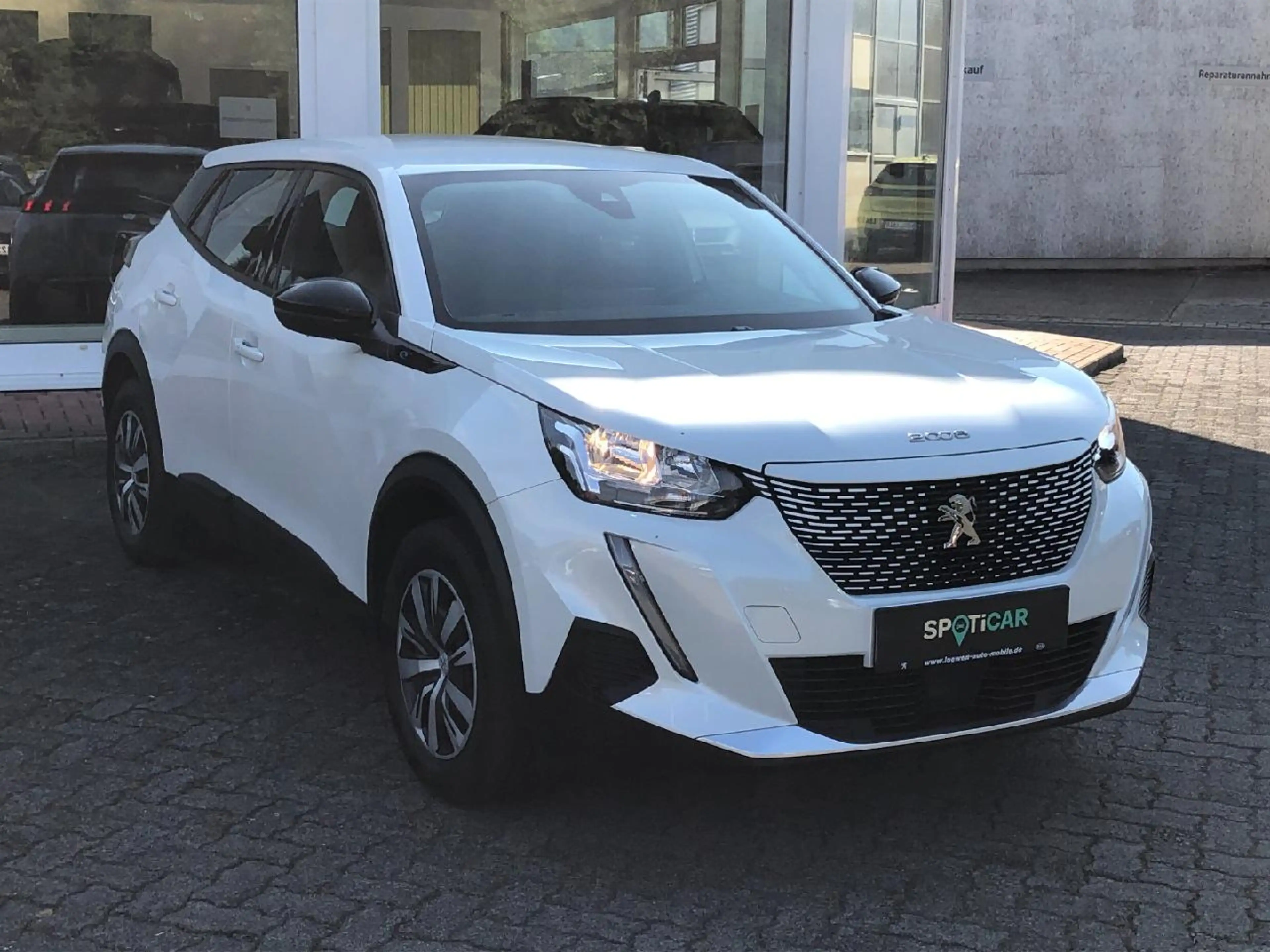 Peugeot e-2008 e- Active — photo 5