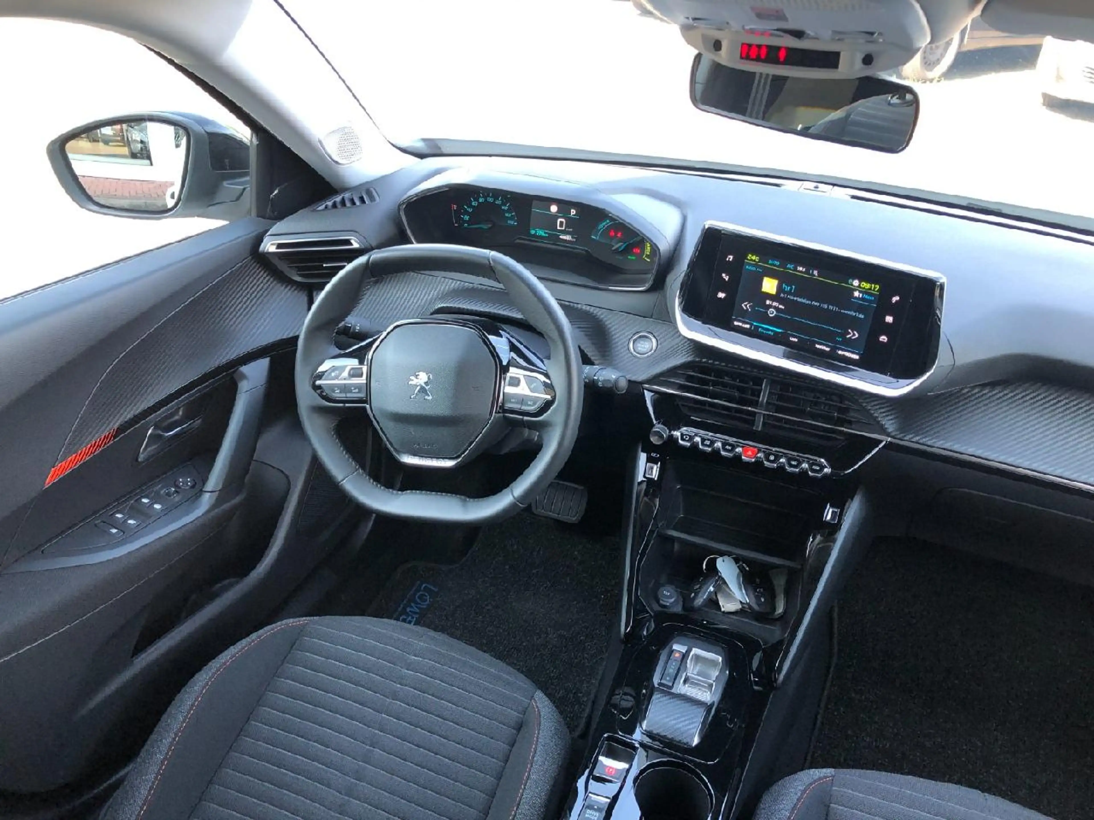 Peugeot e-2008 e- Active — photo 4