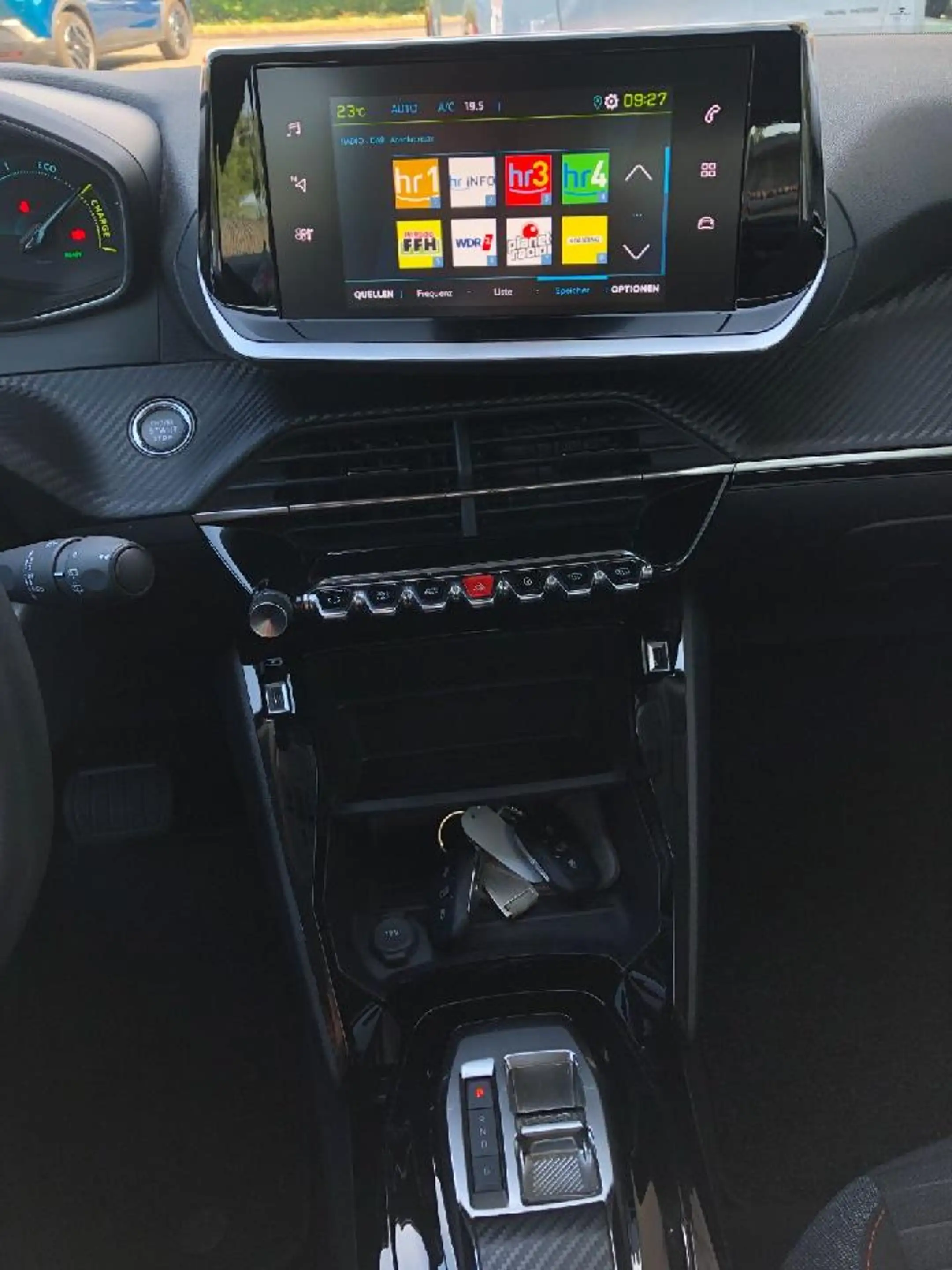 Peugeot e-2008 e- Active — photo 15