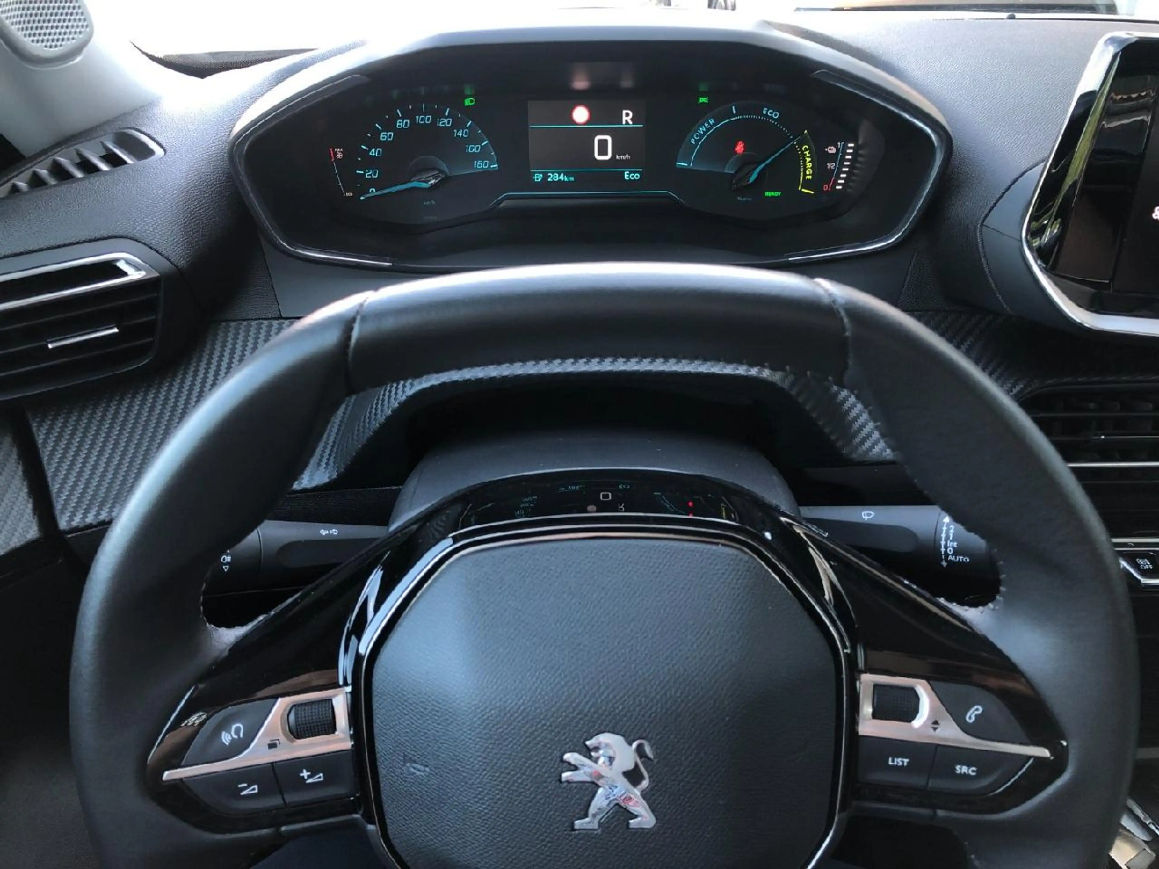Peugeot e-2008 e- Active — photo 14