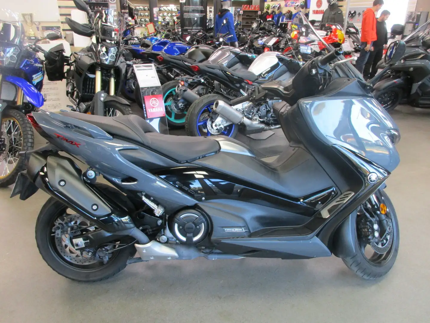 Yamaha TMAX 560 Gri - 1