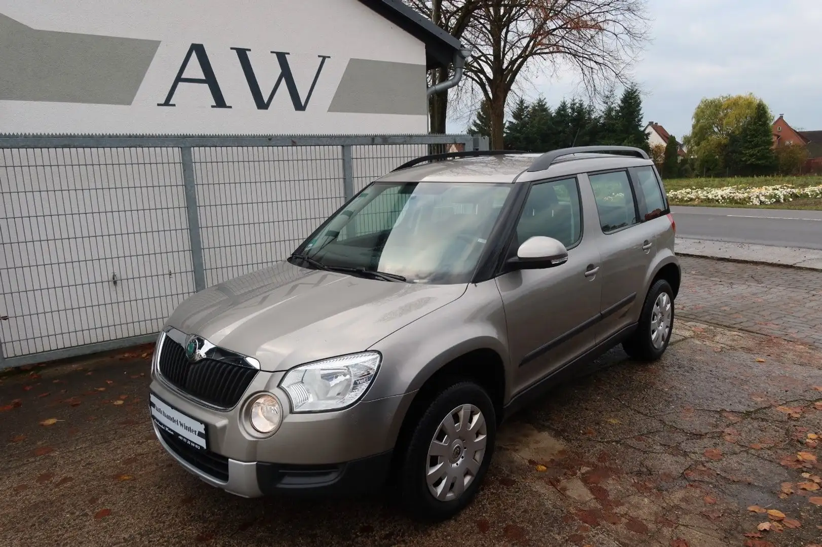 Skoda Yeti Active Plus Edition|1.4|90KW|1.Hand|S.Heft| Beige - 1