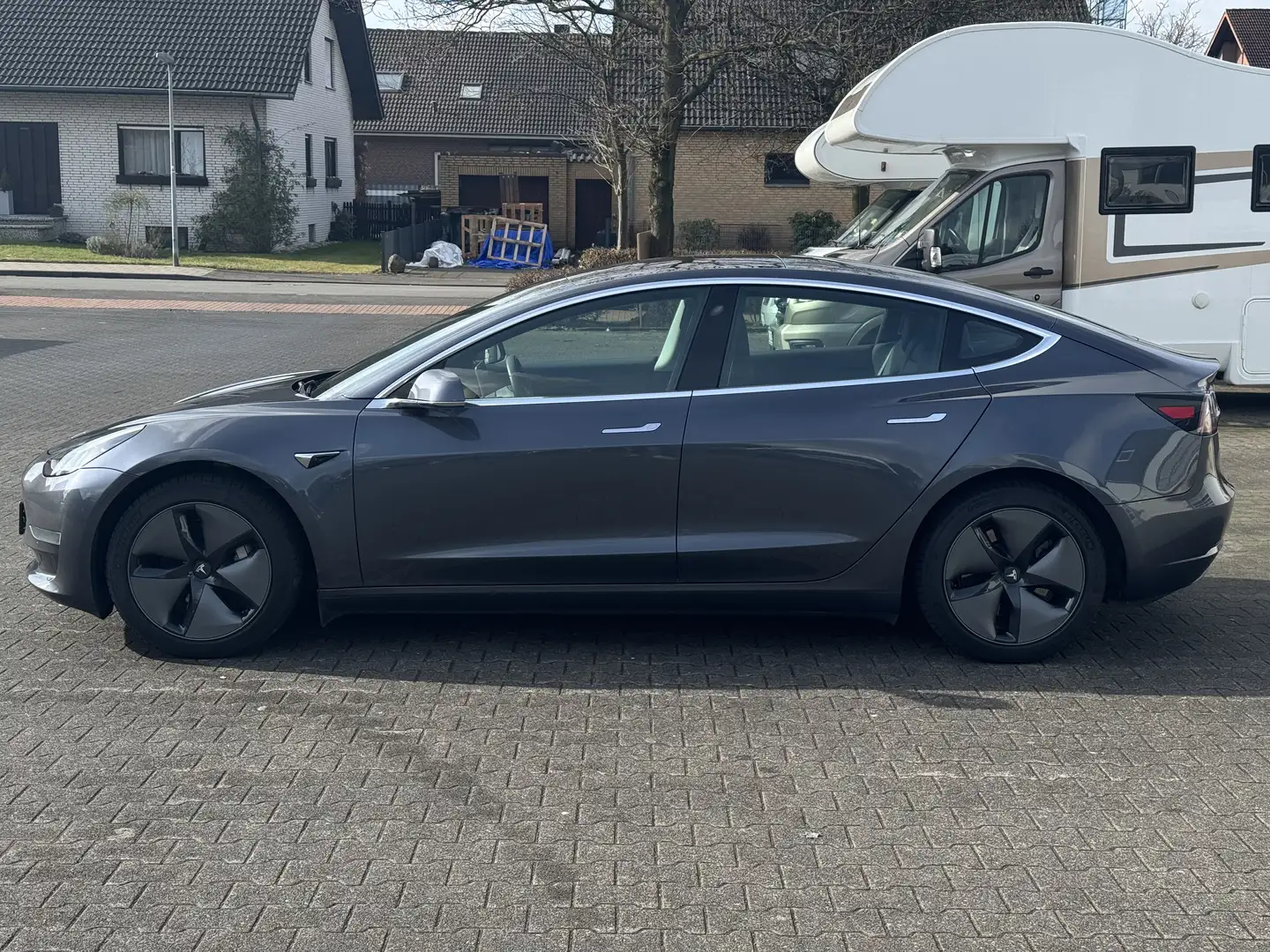 Tesla Model 3 Autopilot Long Range LED Allradantrieb Panoramad. Grau - 2