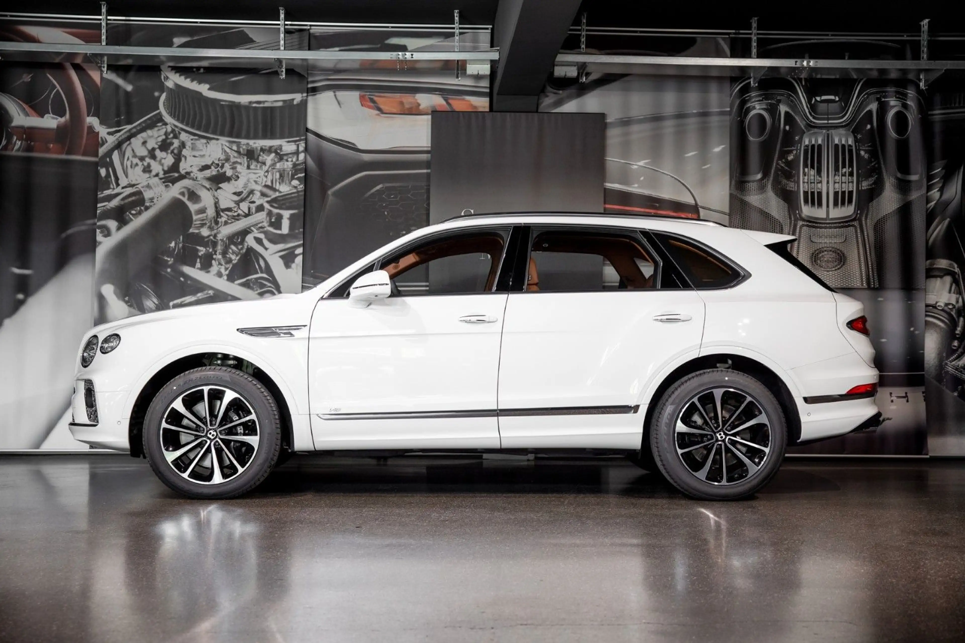 Bentley Bentayga BENTAYGA V8 | NAIM-SOUND SYSTEM — photo 5