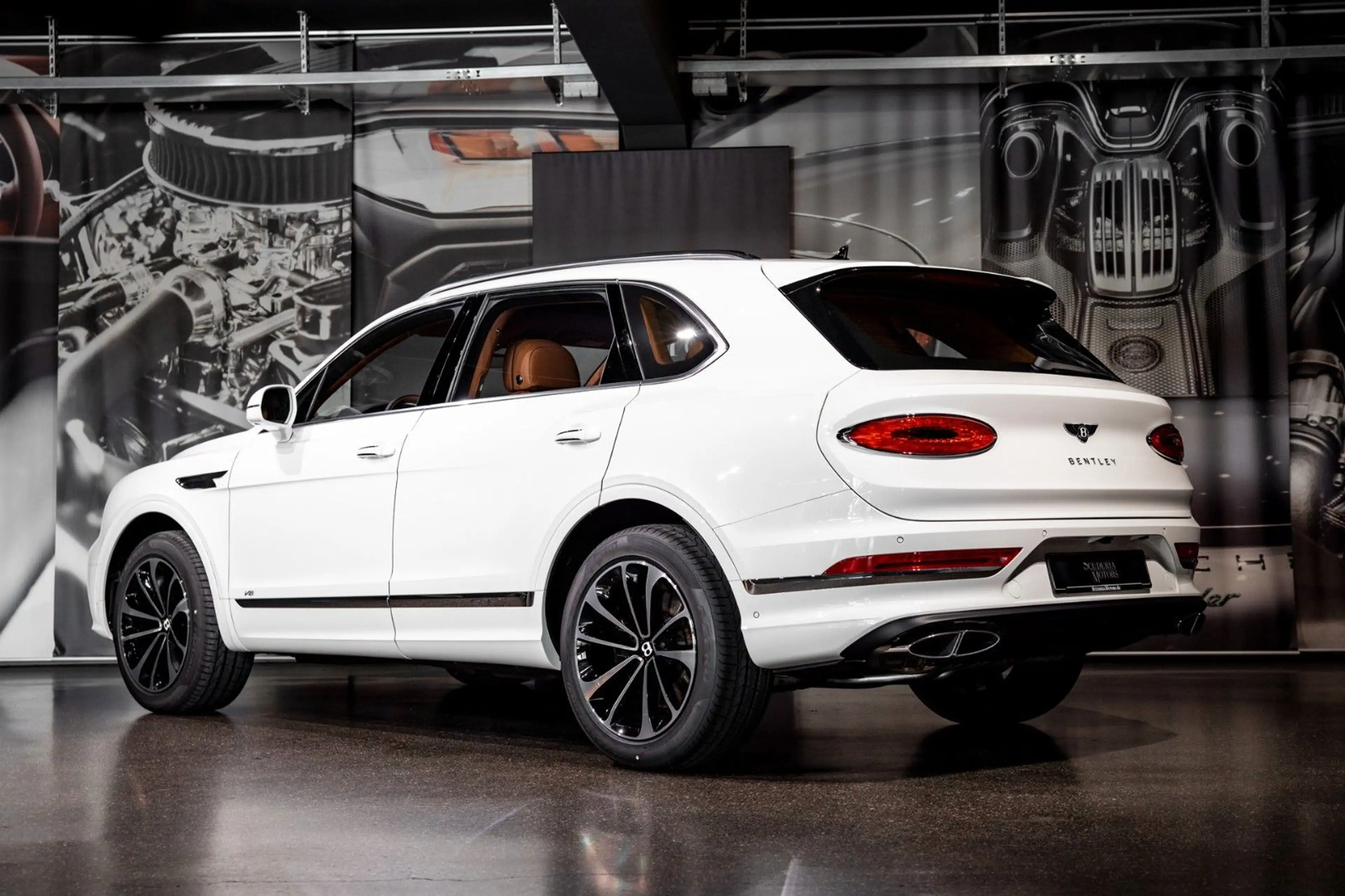Bentley Bentayga BENTAYGA V8 | NAIM-SOUND SYSTEM — photo 4