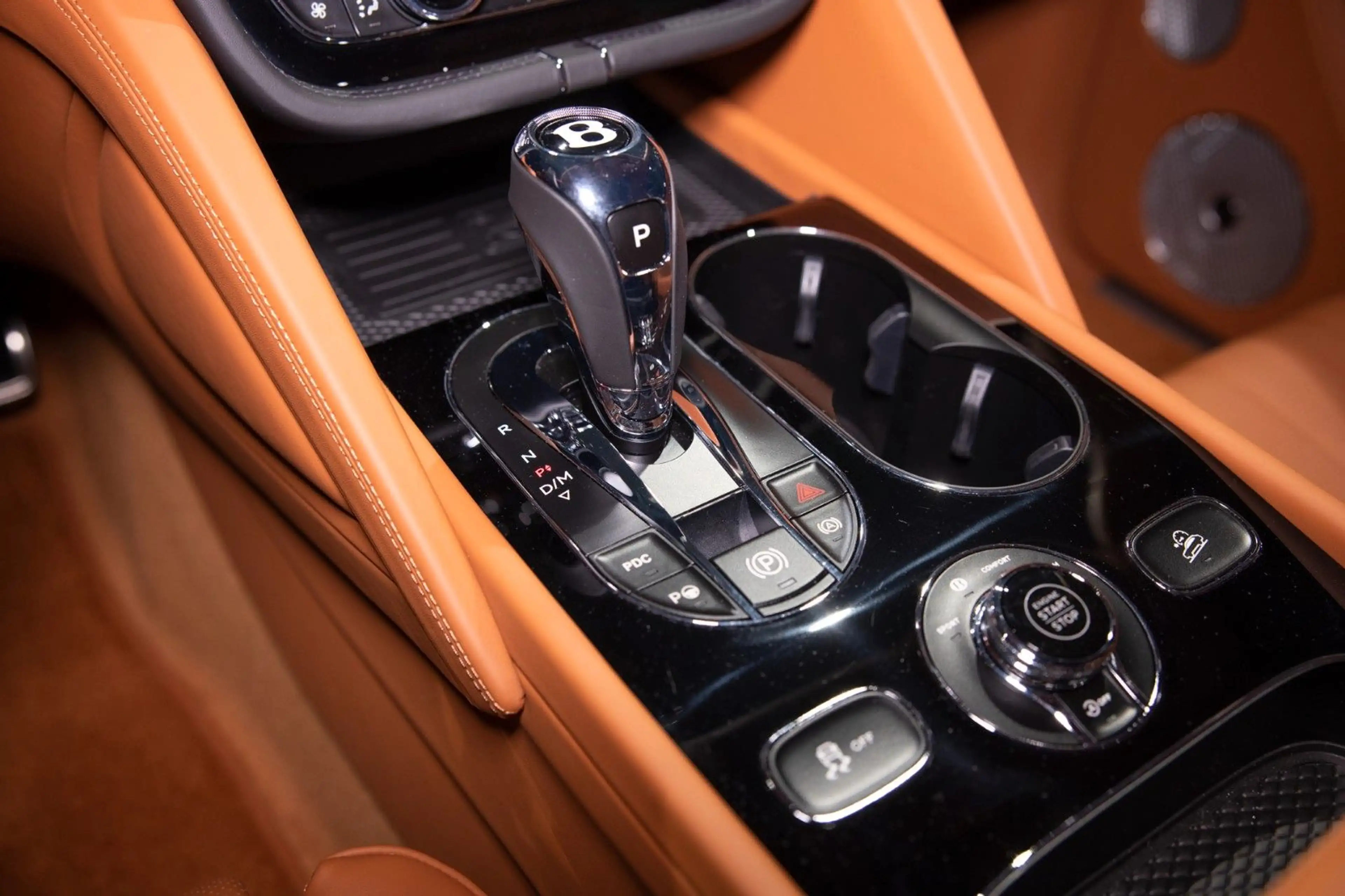 Bentley Bentayga BENTAYGA V8 | NAIM-SOUND SYSTEM — photo 15