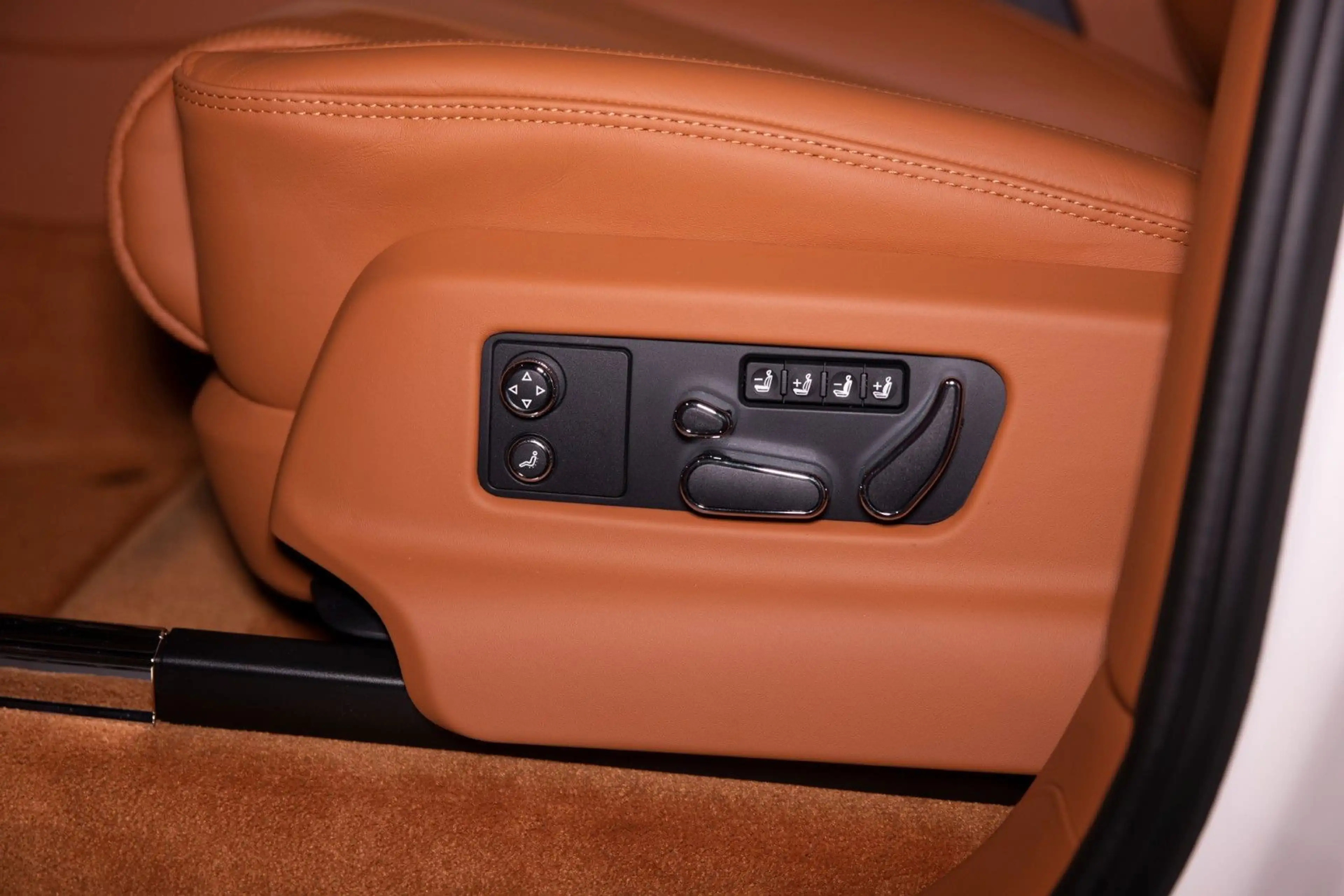 Bentley Bentayga BENTAYGA V8 | NAIM-SOUND SYSTEM — photo 11